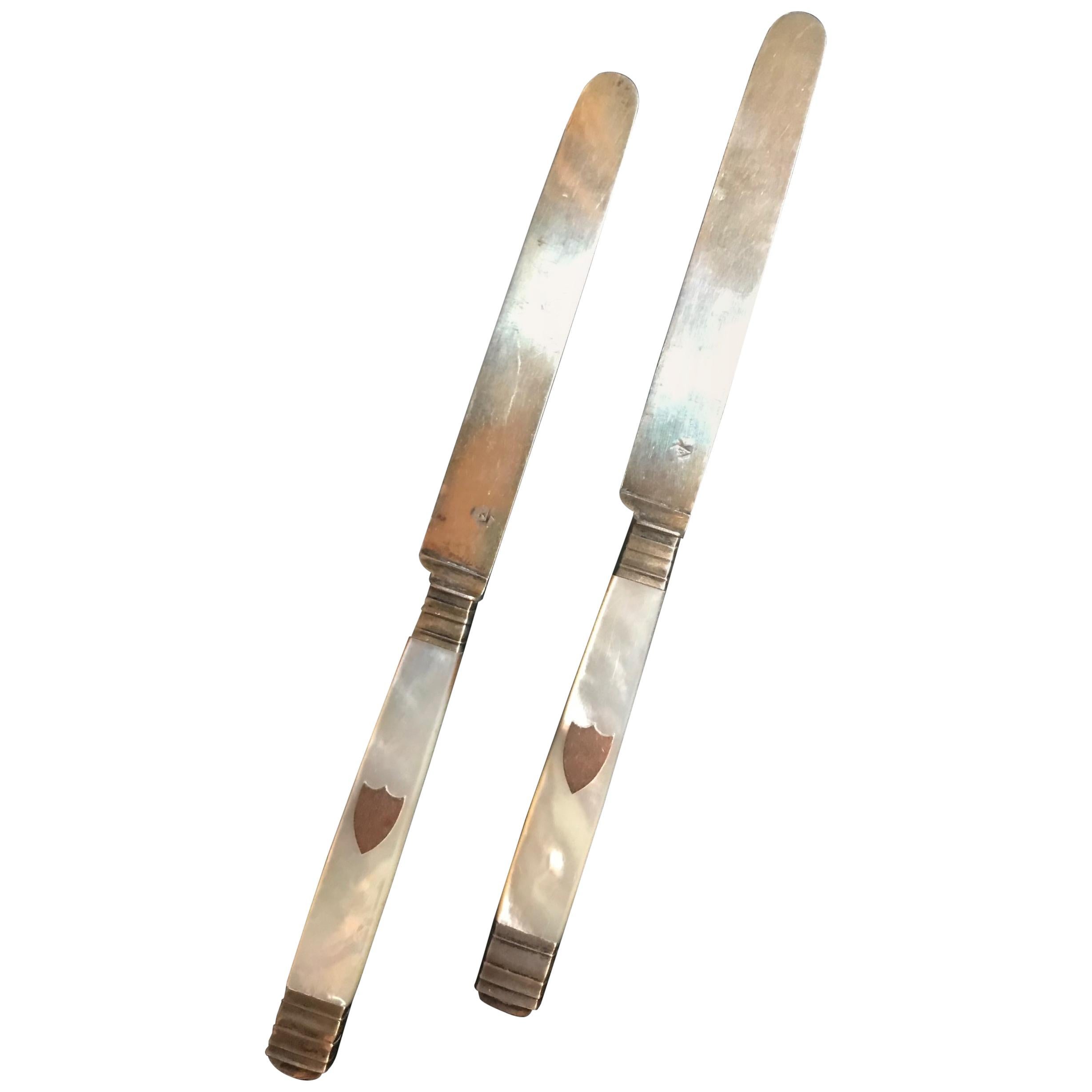 Pair of Antique French Silver Gilt Fruit Knives, Mother of Pearl Handle, Paris For Sale