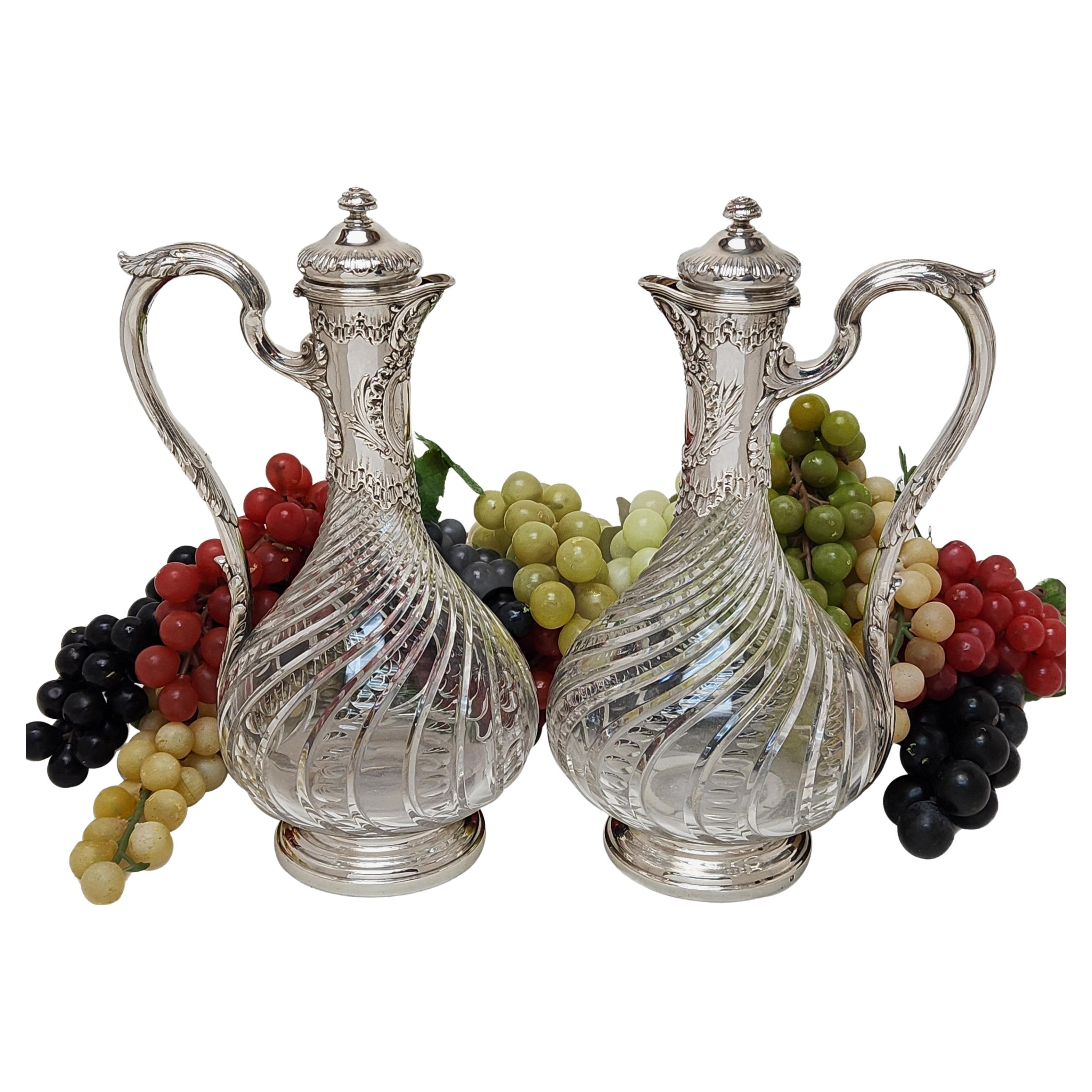 Paire de pichets à vin / carafes à vin françaises anciennes en argent et verre, vers 1890  en vente