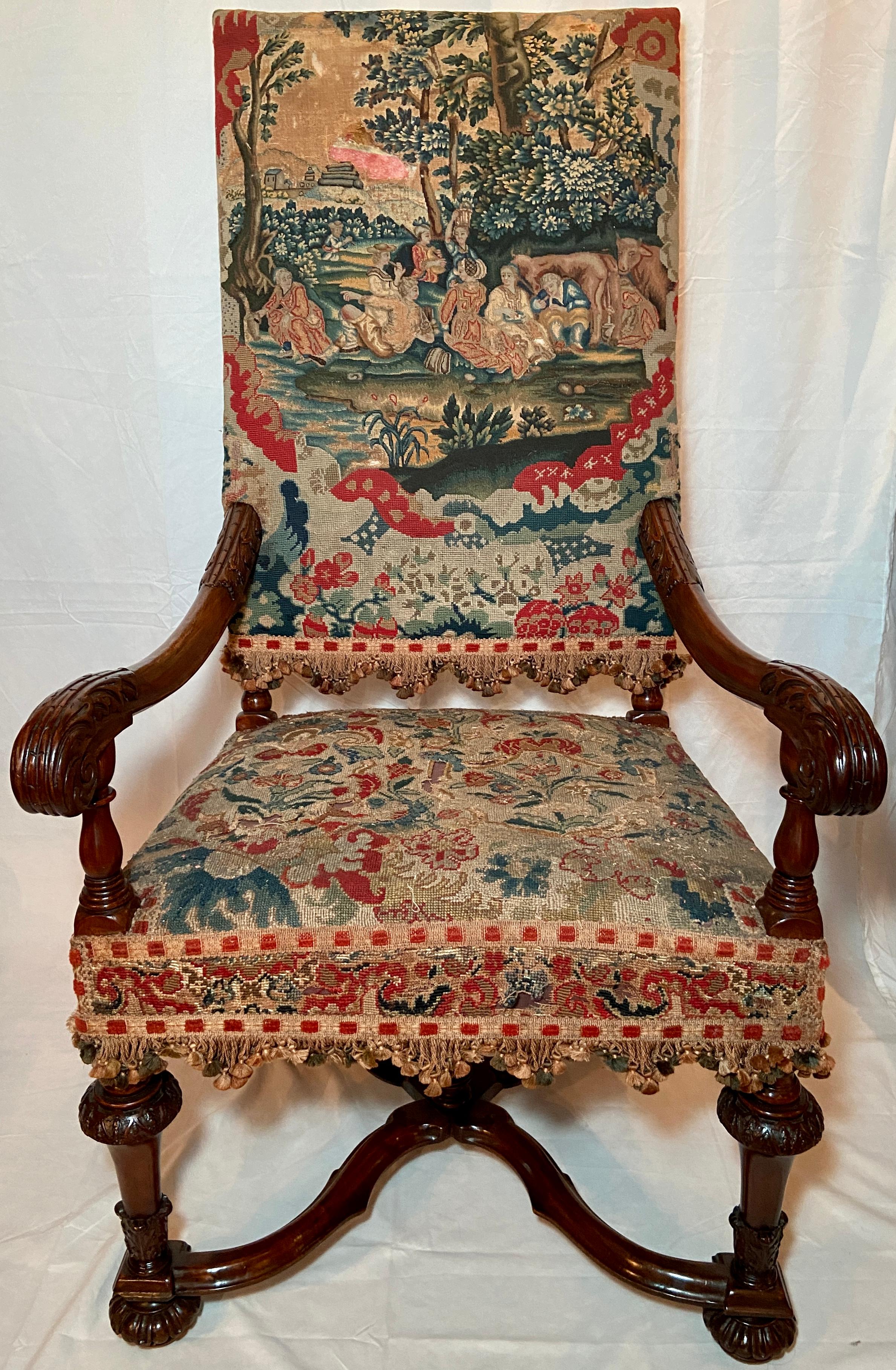 Français Paire de fauteuils anciens en tapisserie française, vers les années 1890 en vente