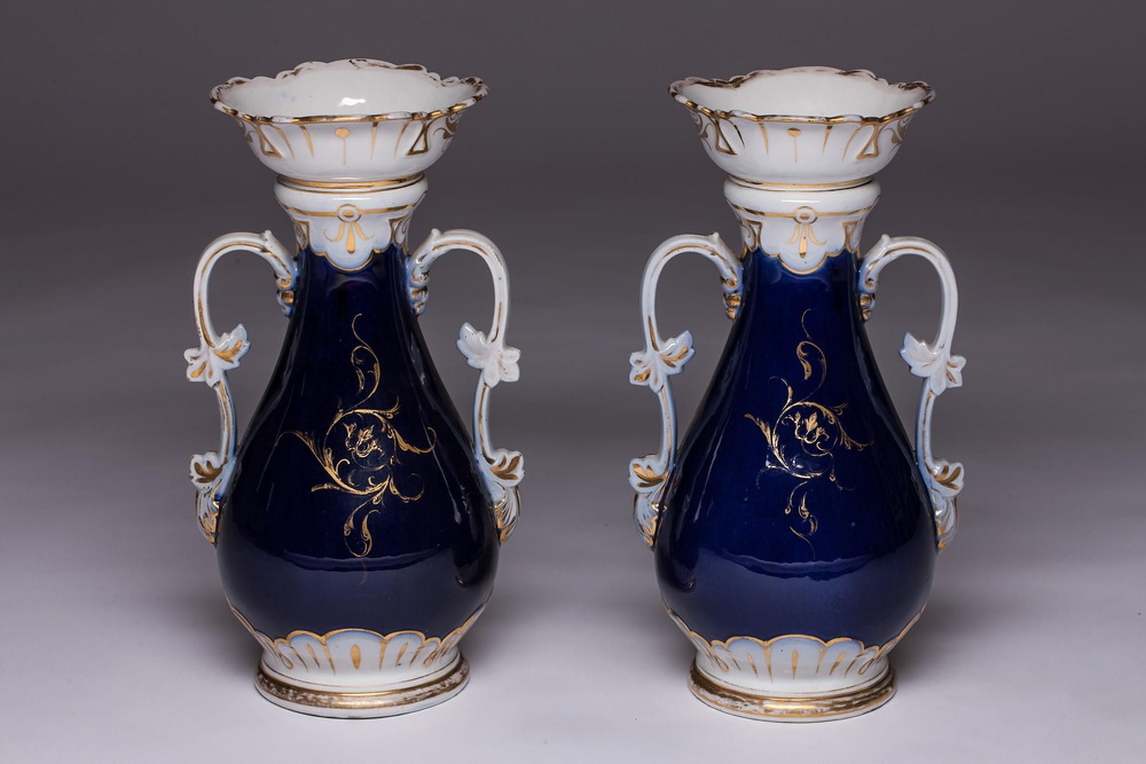 Pair of Antique French Vieux Old Paris Porcelain Floral Hand Painted Vases 1