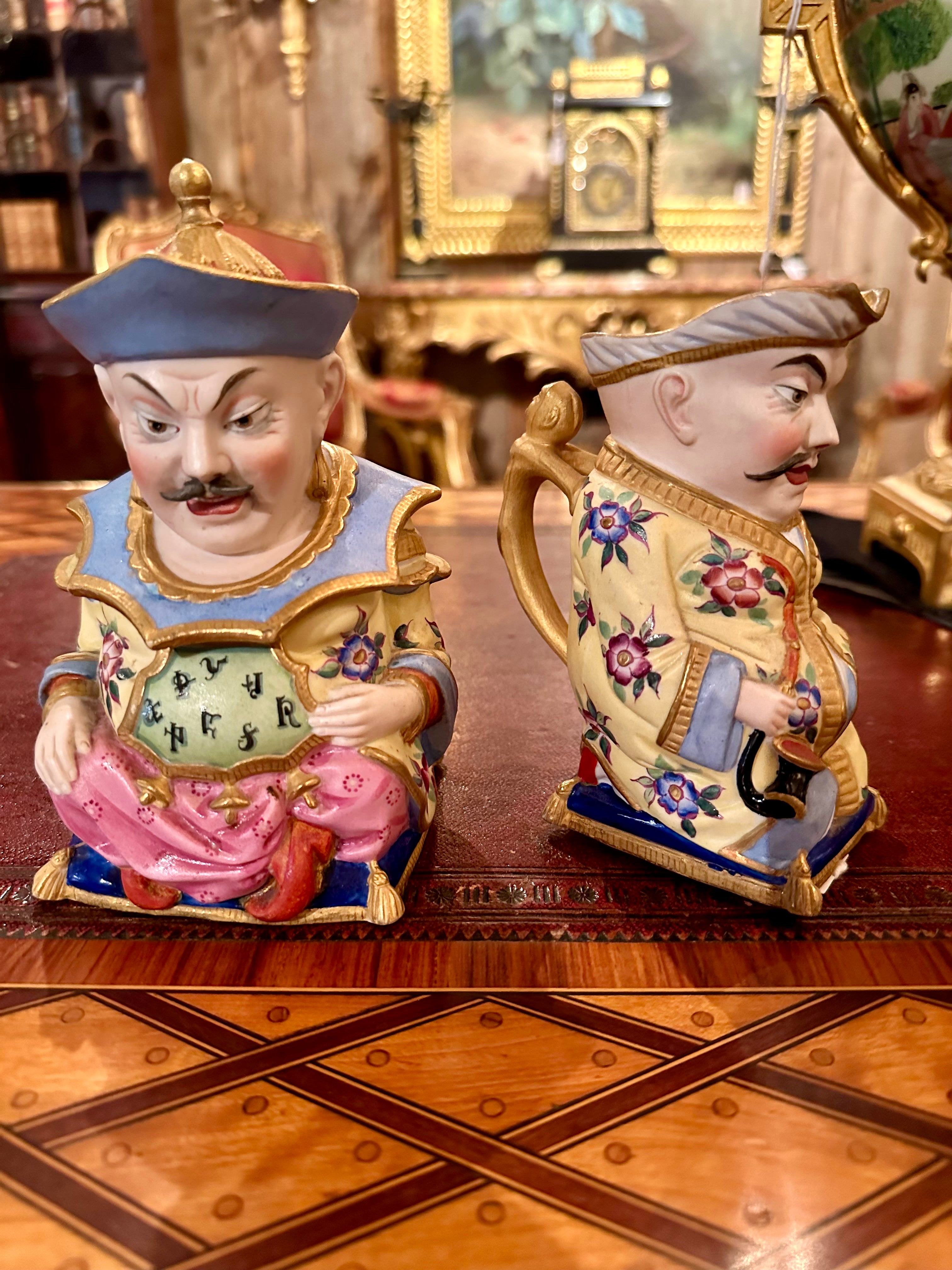 Paar antike französische Vieux Pariser Porzellanfigurencreme- und Zuckerschalen aus Porzellan, um 1880. im Angebot 3