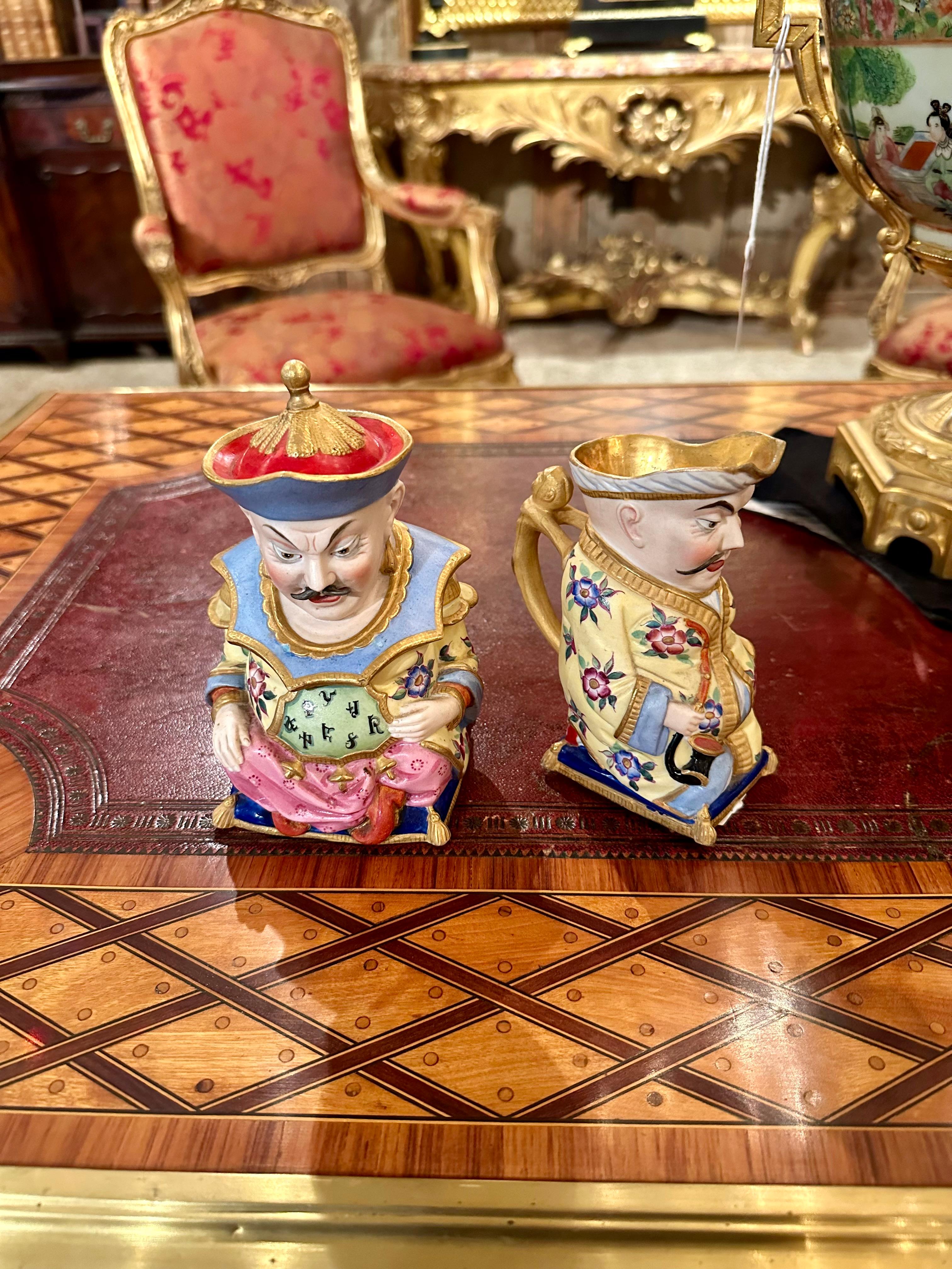 Paar antike französische Vieux Pariser Porzellanfigurencreme- und Zuckerschalen aus Porzellan, um 1880. im Angebot 4