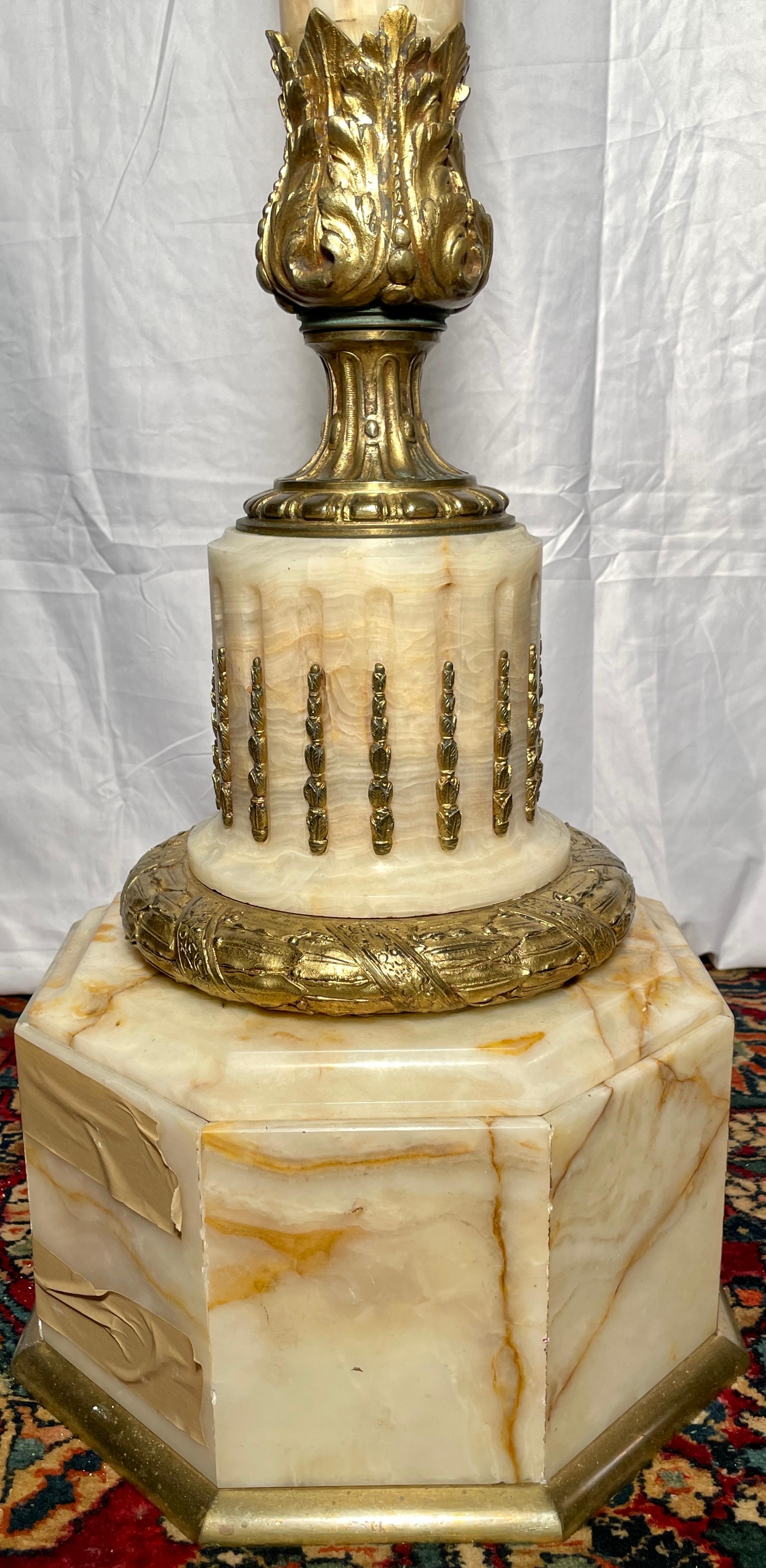 Pair Antique French White Onyx Marble and Gold Bronze Pedestals, Circa 1875-1885 For Sale 2