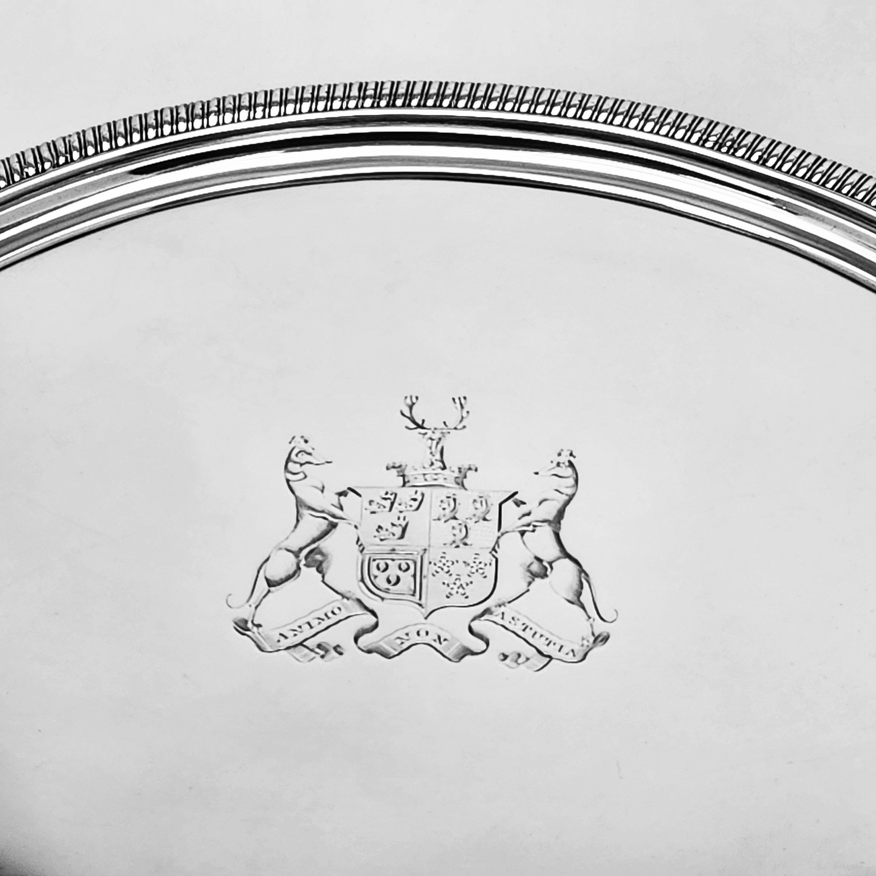 Paar antike georgianische ovale silberne Salben / Waiters / Tabletts 1806 (Englisch) im Angebot