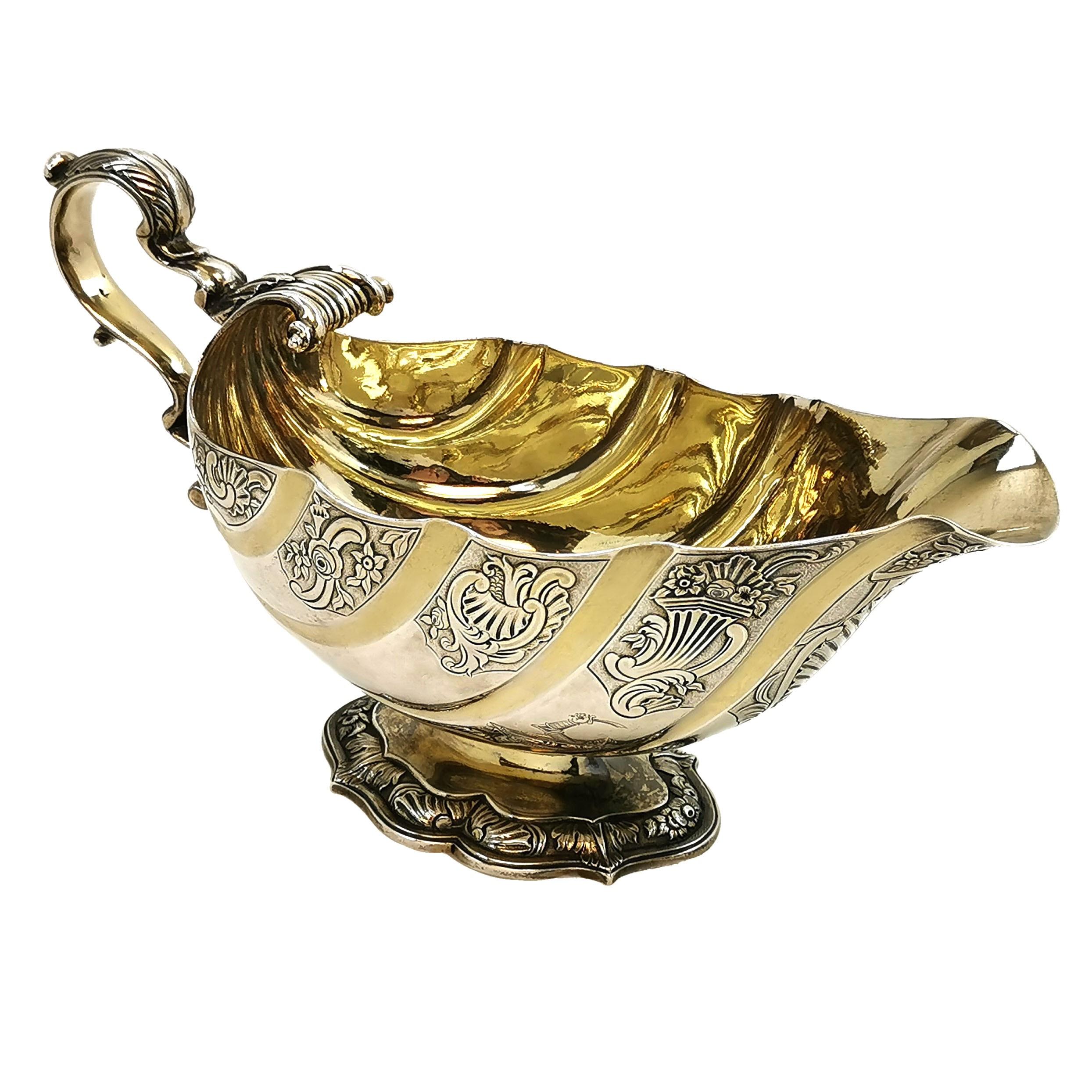 Paar antike georgianische Rokoko-Revival-Silber-Soßenkrüge/Getränkekrüge/Lampen, 1809 im Angebot 3