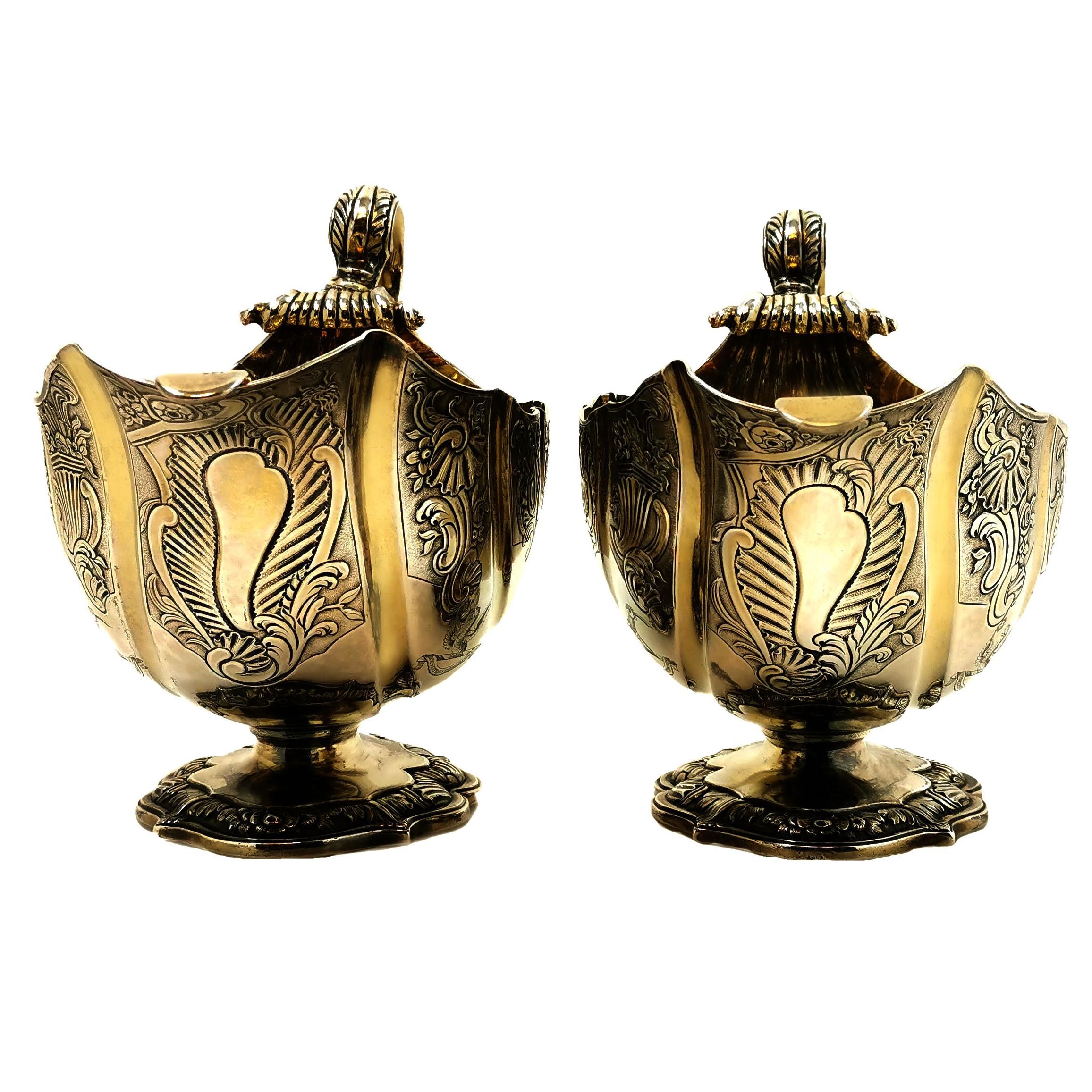 Pair Antique Georgian Rococo Revival Silver Sauce Boats Gravy Jugs Ladles, 1809 In Good Condition For Sale In London, GB