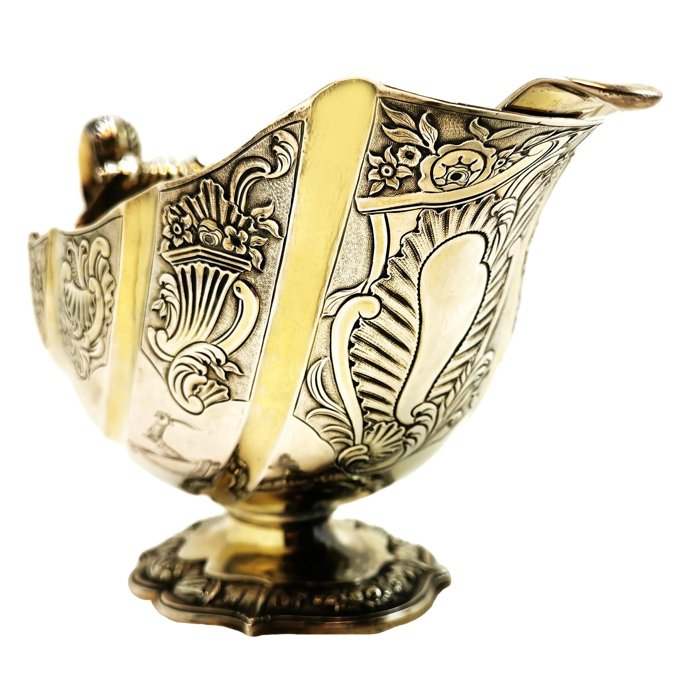 Paar antike georgianische Rokoko-Revival-Silber-Soßenkrüge/Getränkekrüge/Lampen, 1809 im Zustand „Gut“ im Angebot in London, GB