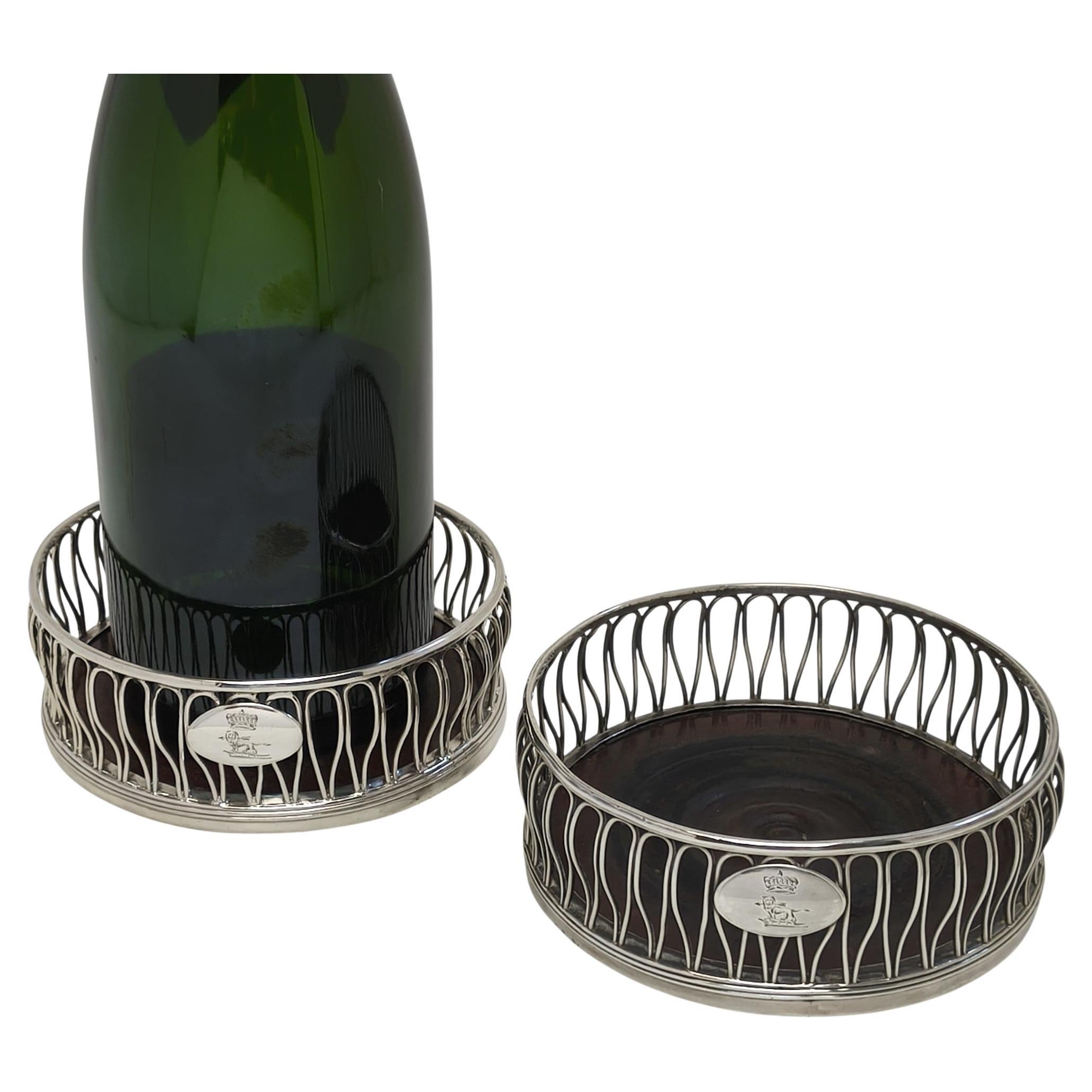 Coppia di antichi sottobicchieri georgiani in argento sterling per bottiglie di vino 1790 con lavorazione a filo