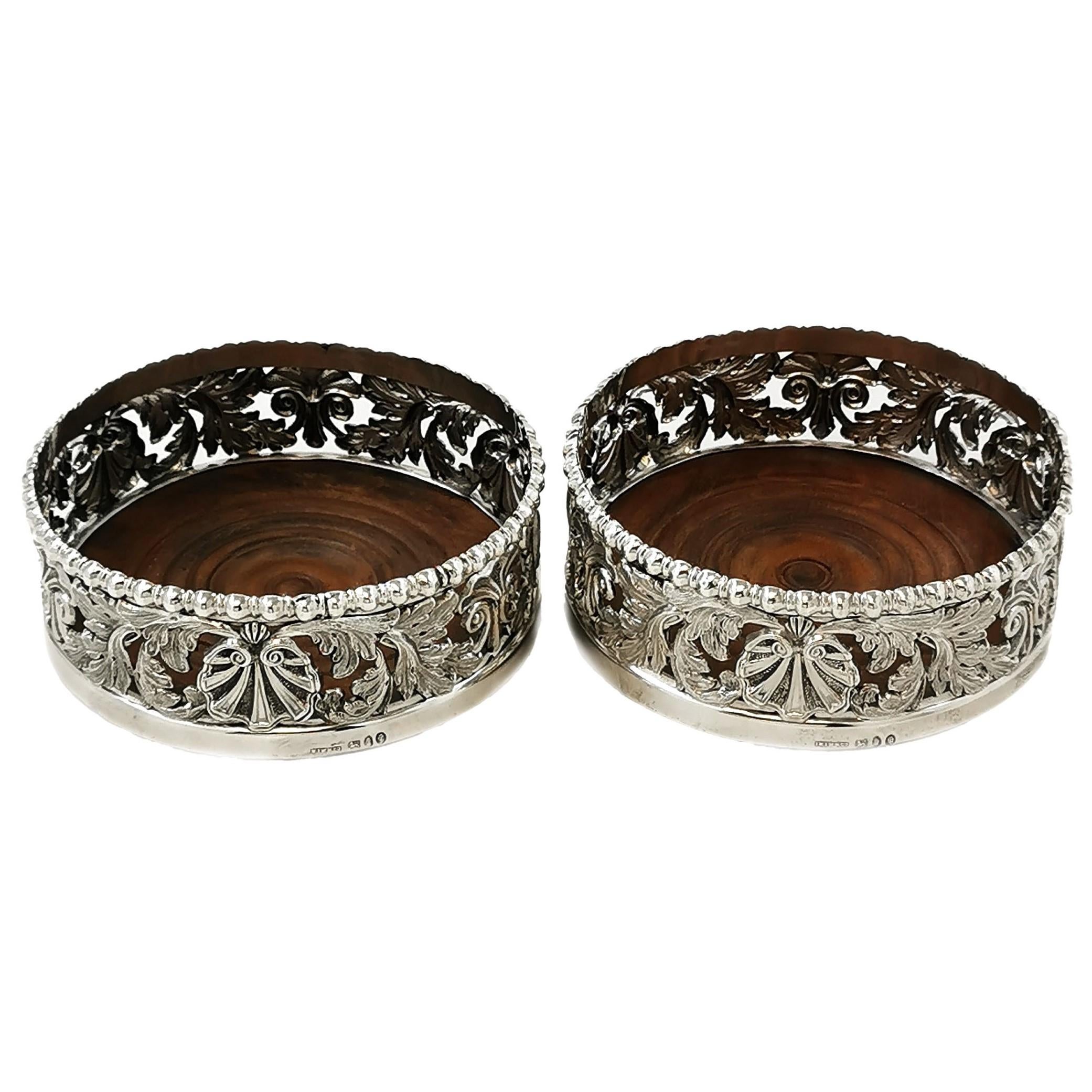 Pair of Antique Georgian Sterling Silver Wine Bottle Coasters, 1816 In Good Condition In London, GB
