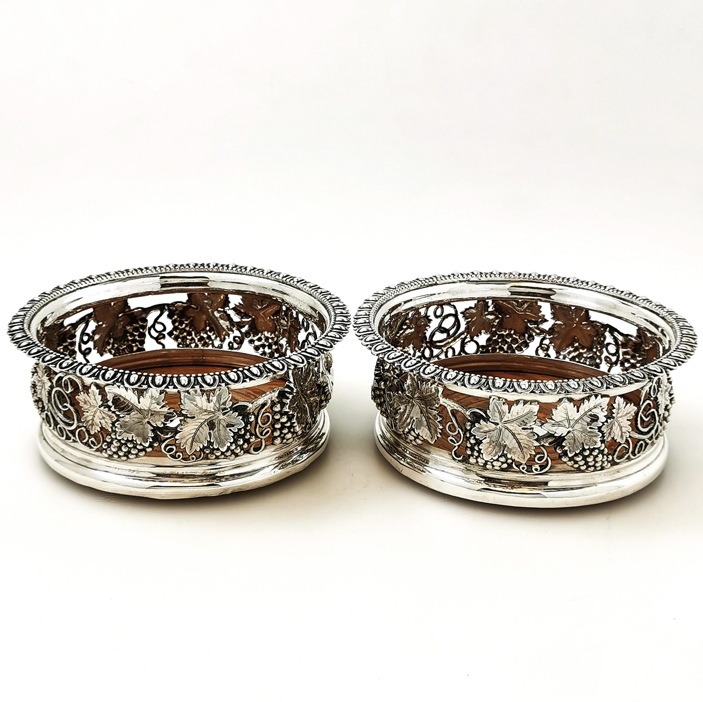 Pair of Antique Georgian Sterling Silver Wine Bottle Coasters 1821 In Good Condition In London, GB