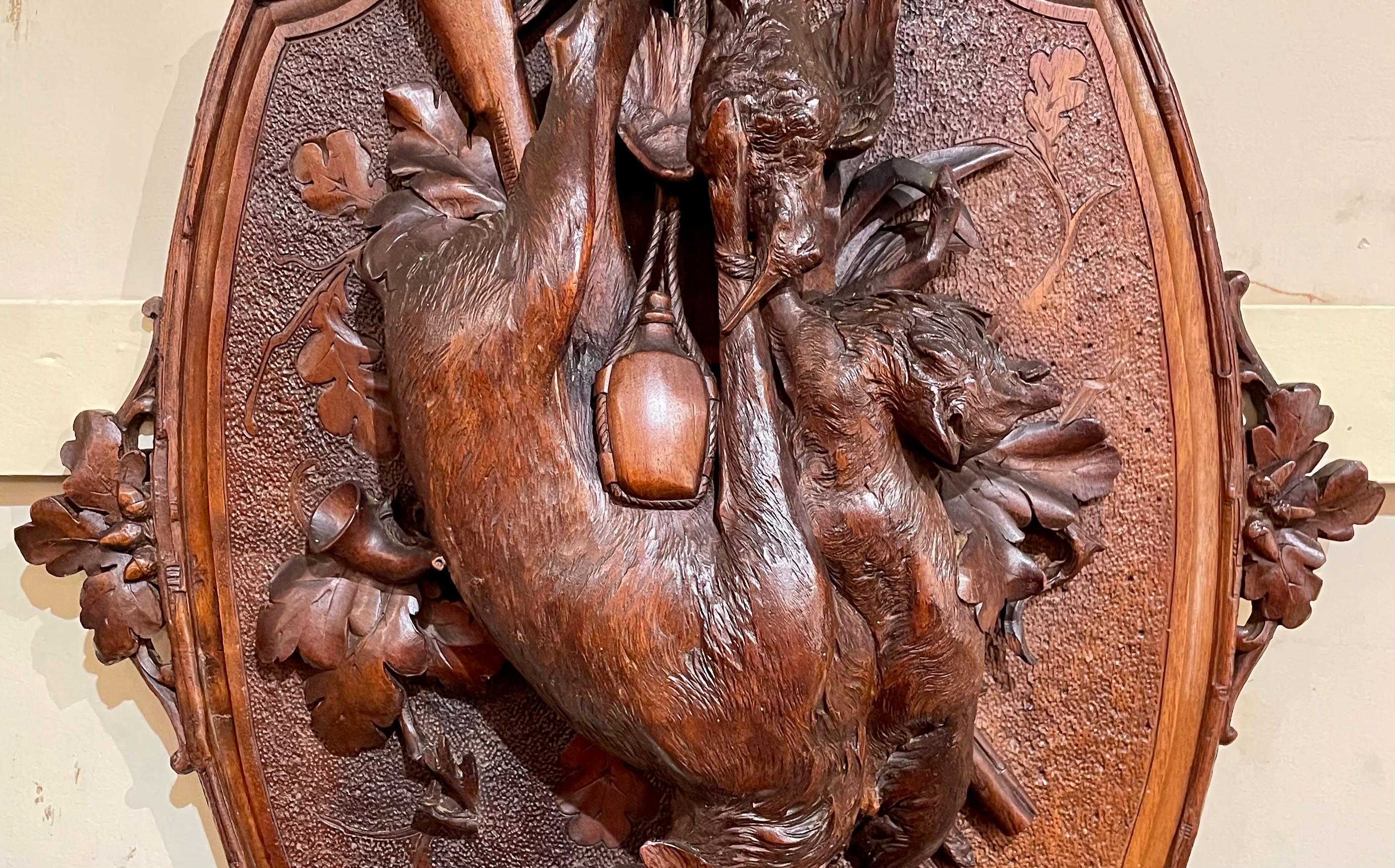 Paar antike deutsche Schwarzwälder Nussbaum 
