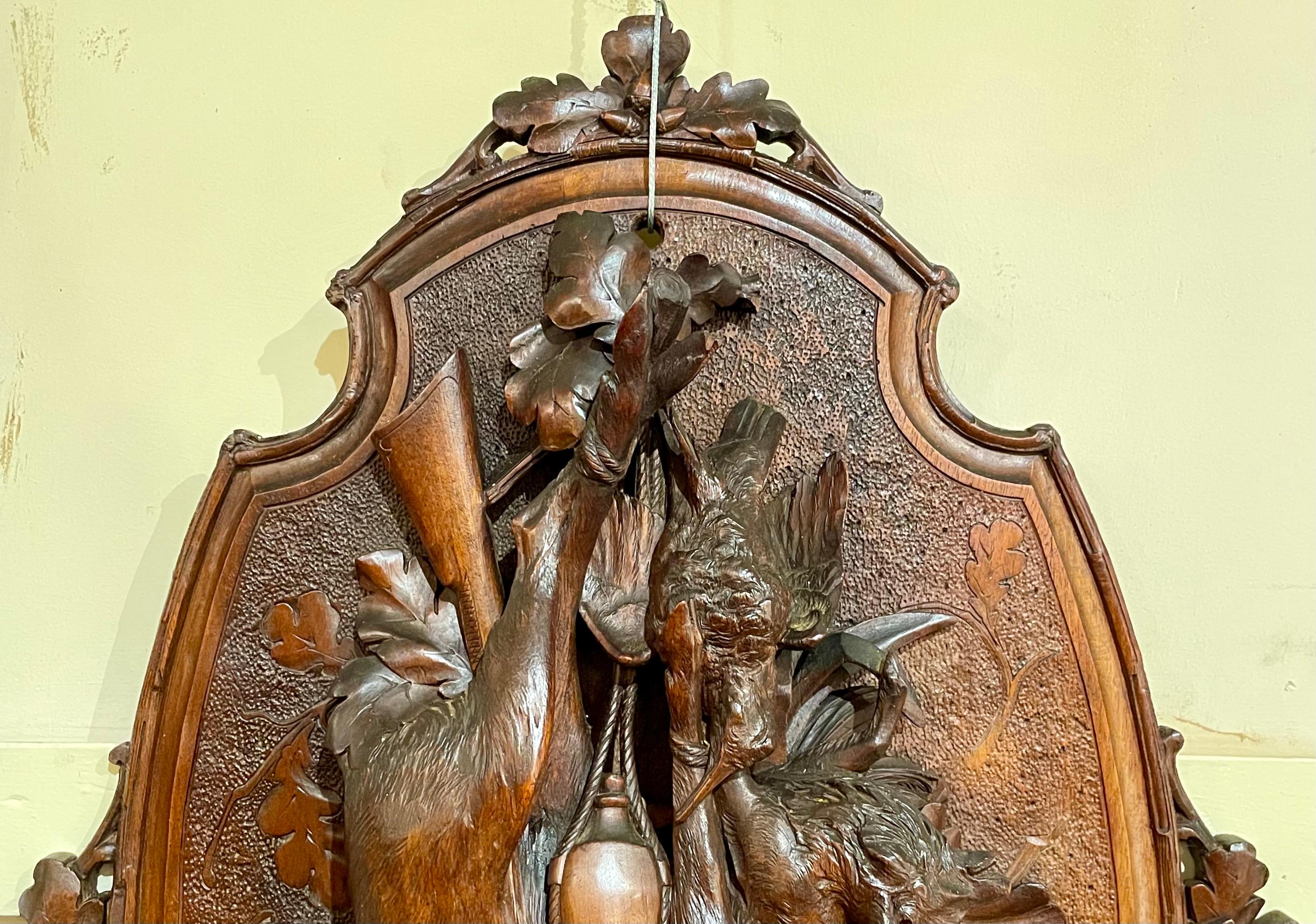 Paar antike deutsche Schwarzwälder Nussbaum 