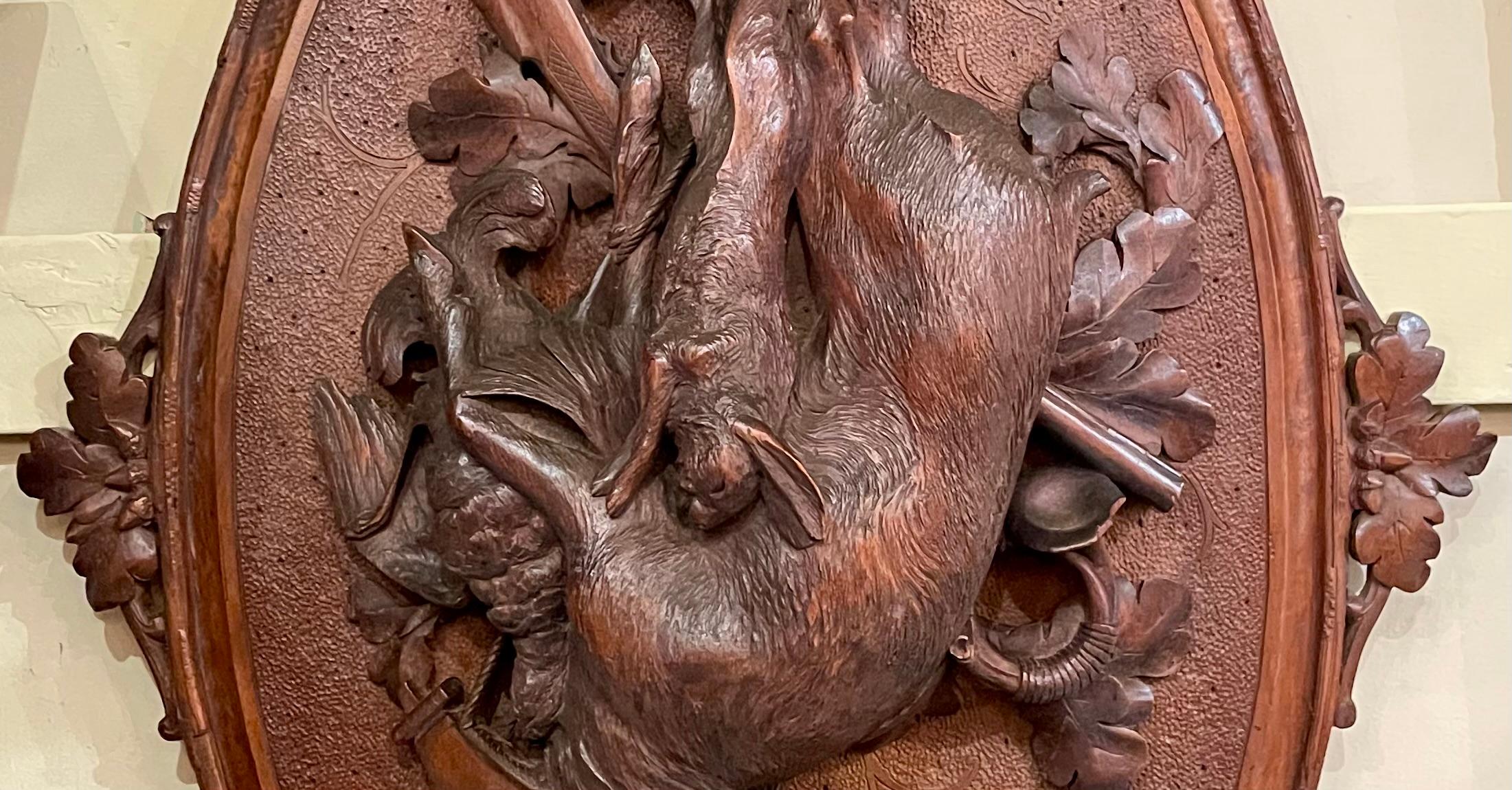 Paar antike deutsche Schwarzwälder Nussbaum 