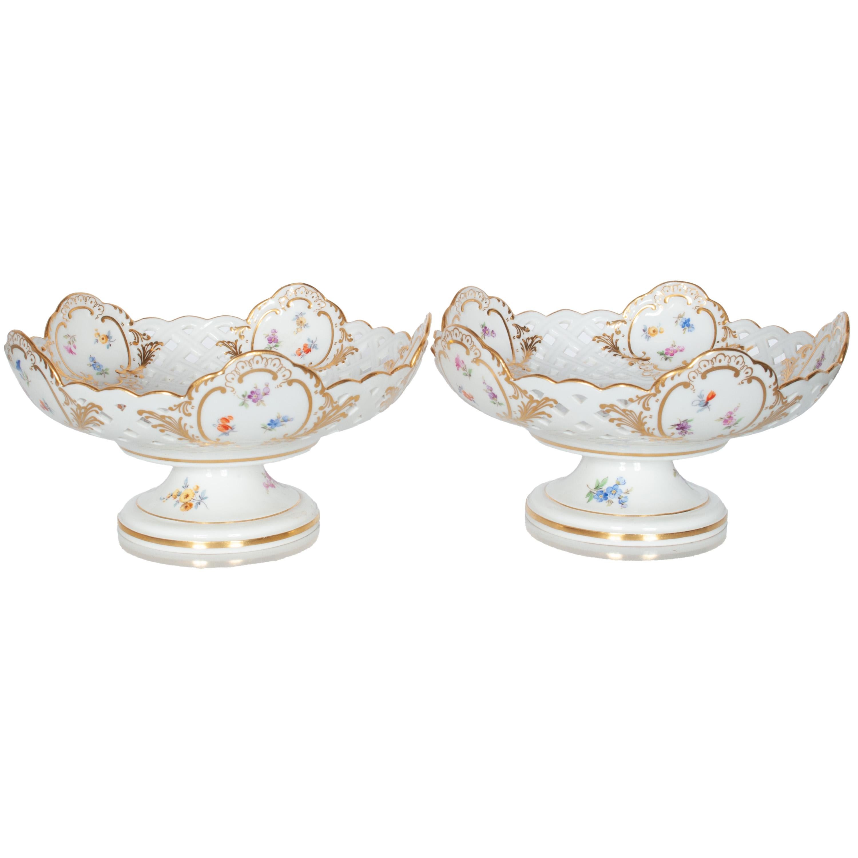 Pair Antique German Meissen Porcelain Openwork Compotes Footed Gilt Floral Bowls In Good Condition For Sale In Portland, OR