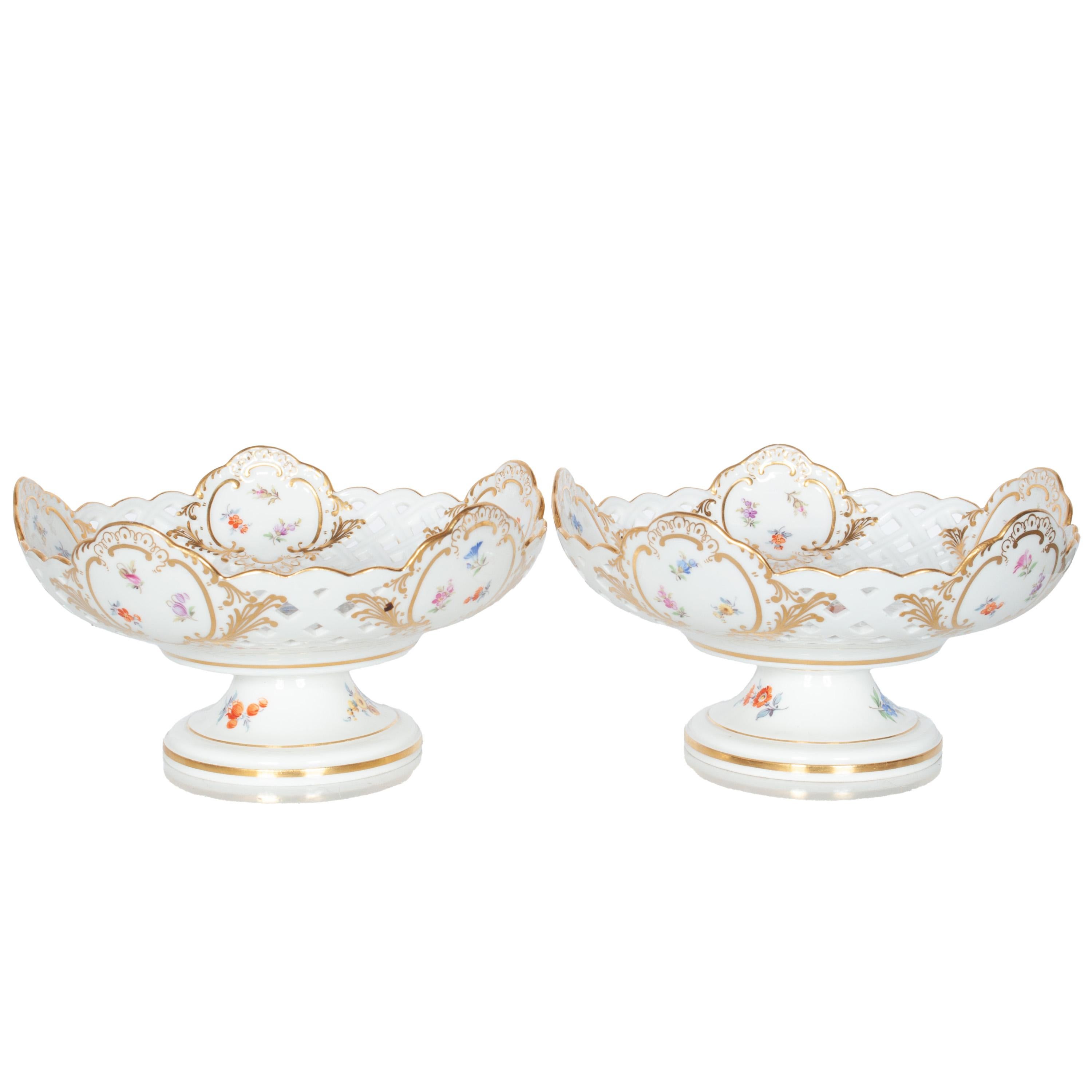 Pair Antique German Meissen Porcelain Openwork Compotes Footed Gilt Floral Bowls For Sale 1