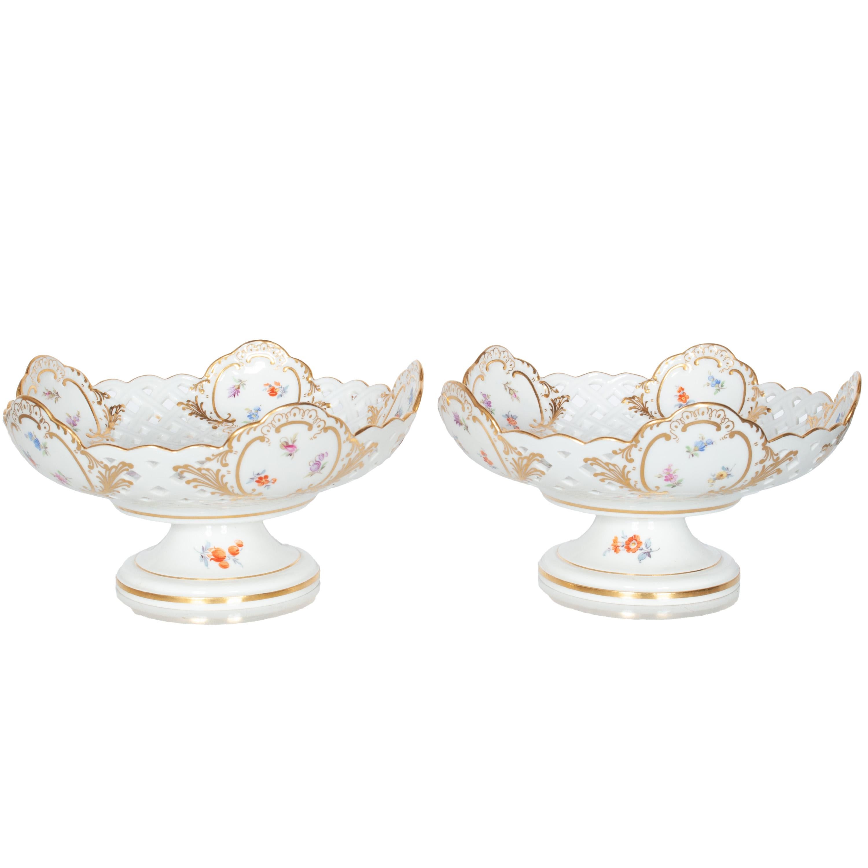 Pair Antique German Meissen Porcelain Openwork Compotes Footed Gilt Floral Bowls For Sale 2