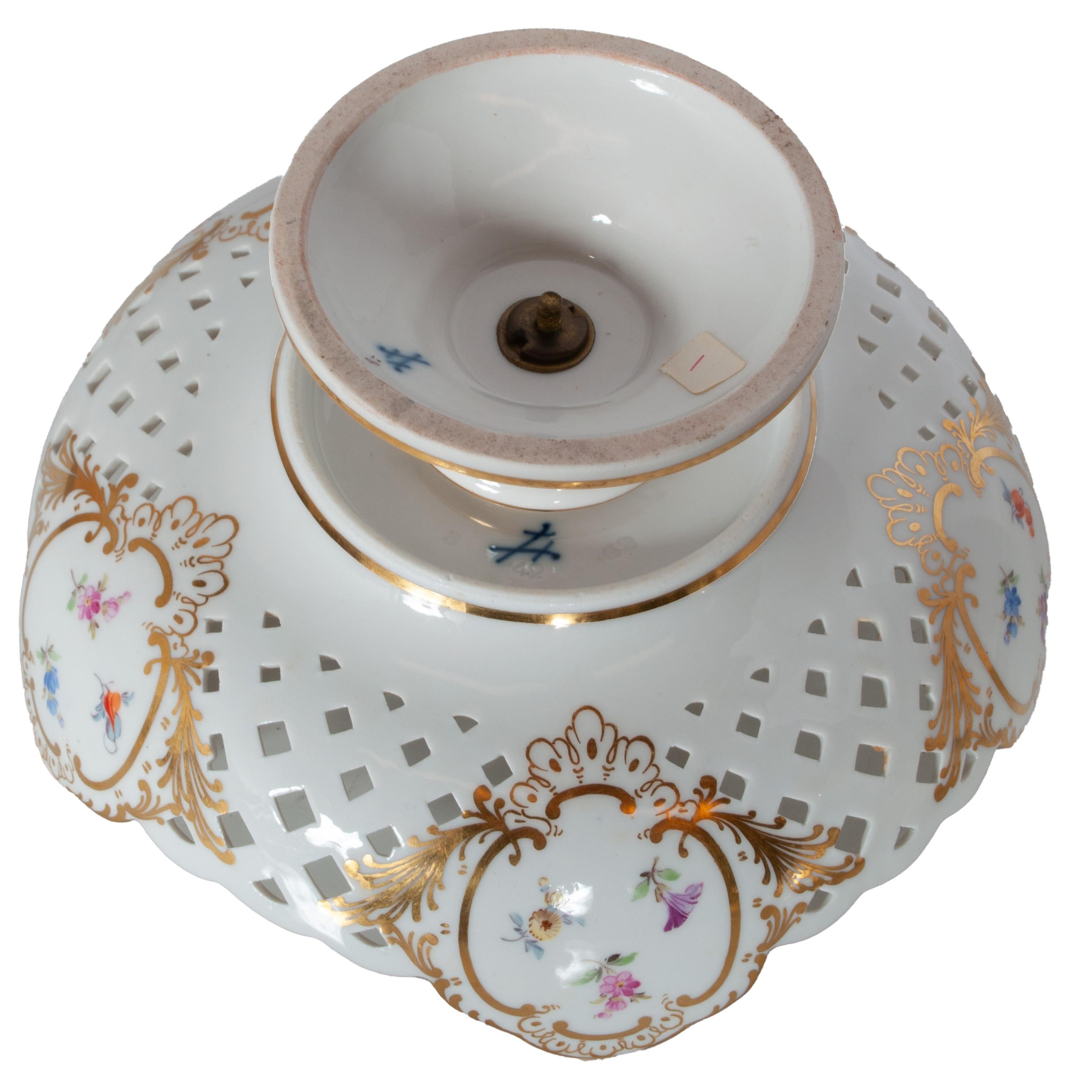 Pair Antique German Meissen Porcelain Openwork Compotes Footed Gilt Floral Bowls For Sale 4