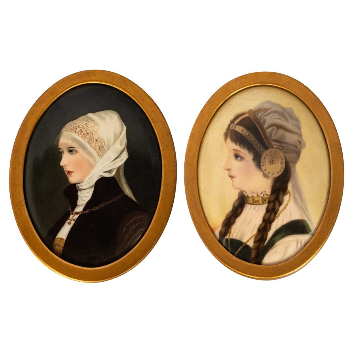 Paire d'anciennes plaques de portraits de mariées en porcelaine allemande signée KPM, peintes à la main 1890 en vente