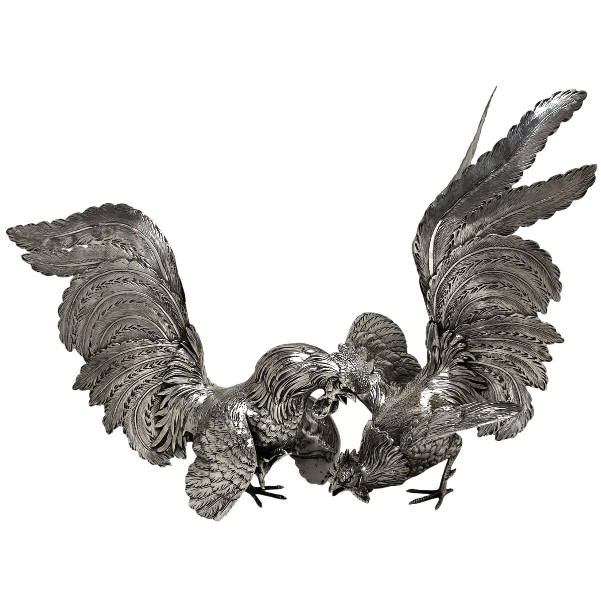 Tedesco Coppia di antichi galli da combattimento tedeschi in argento Modelli di gallo c. 1900 Continentale in vendita