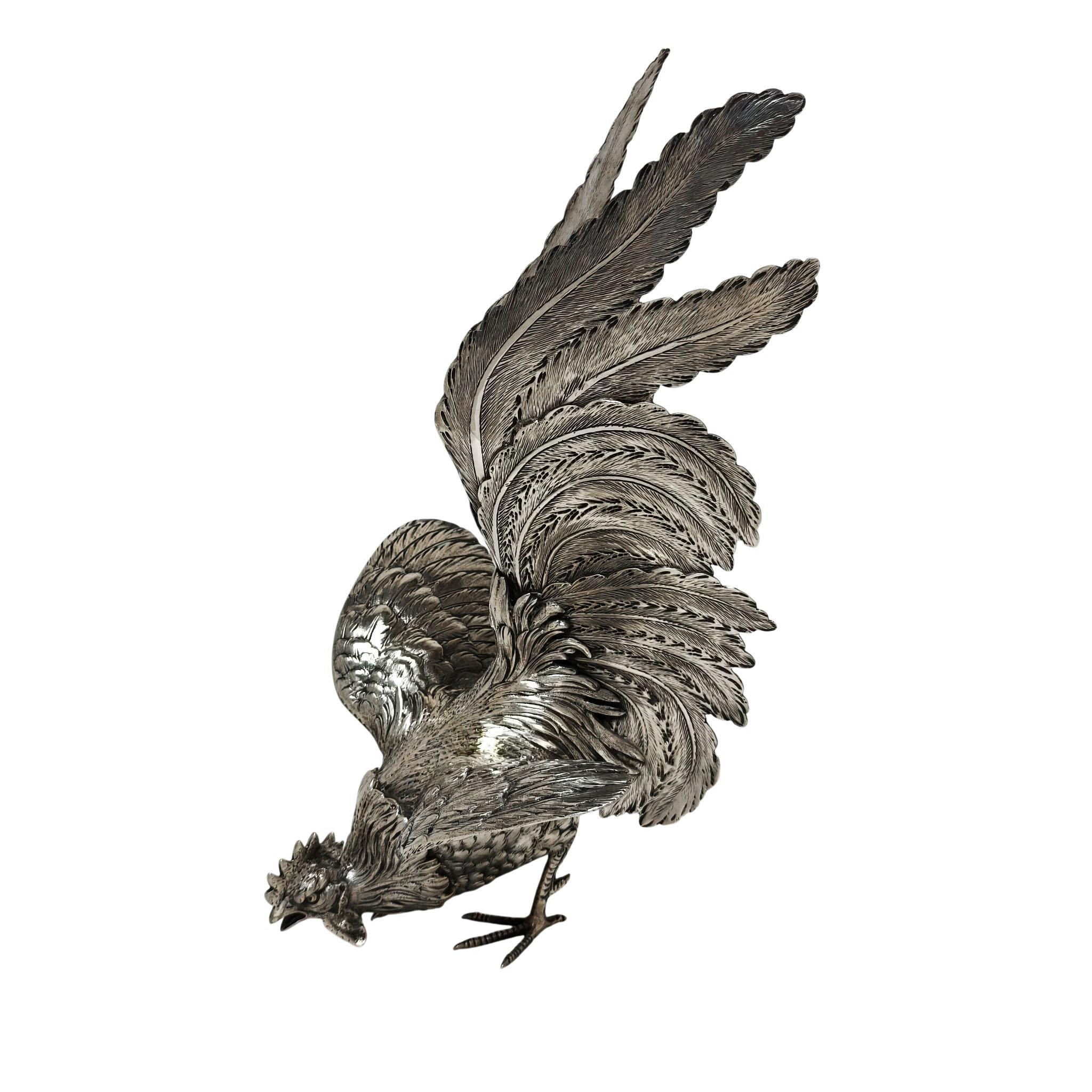 XX secolo Coppia di antichi galli da combattimento tedeschi in argento Modelli di gallo c. 1900 Continentale in vendita