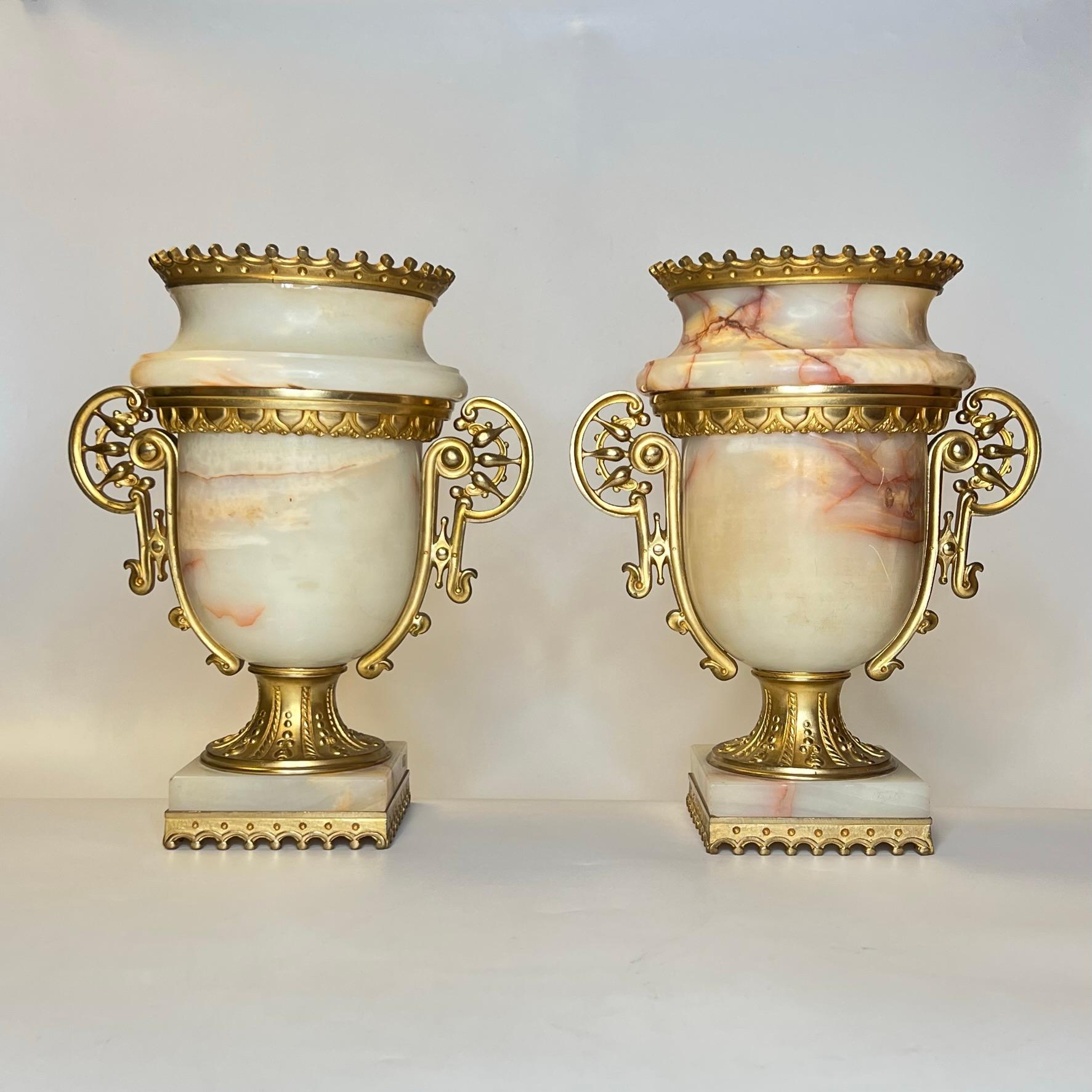 Pair Antique Gilt Bronze Mounted Onyx Urns in Neoclassical Style In Good Condition For Sale In New York, NY