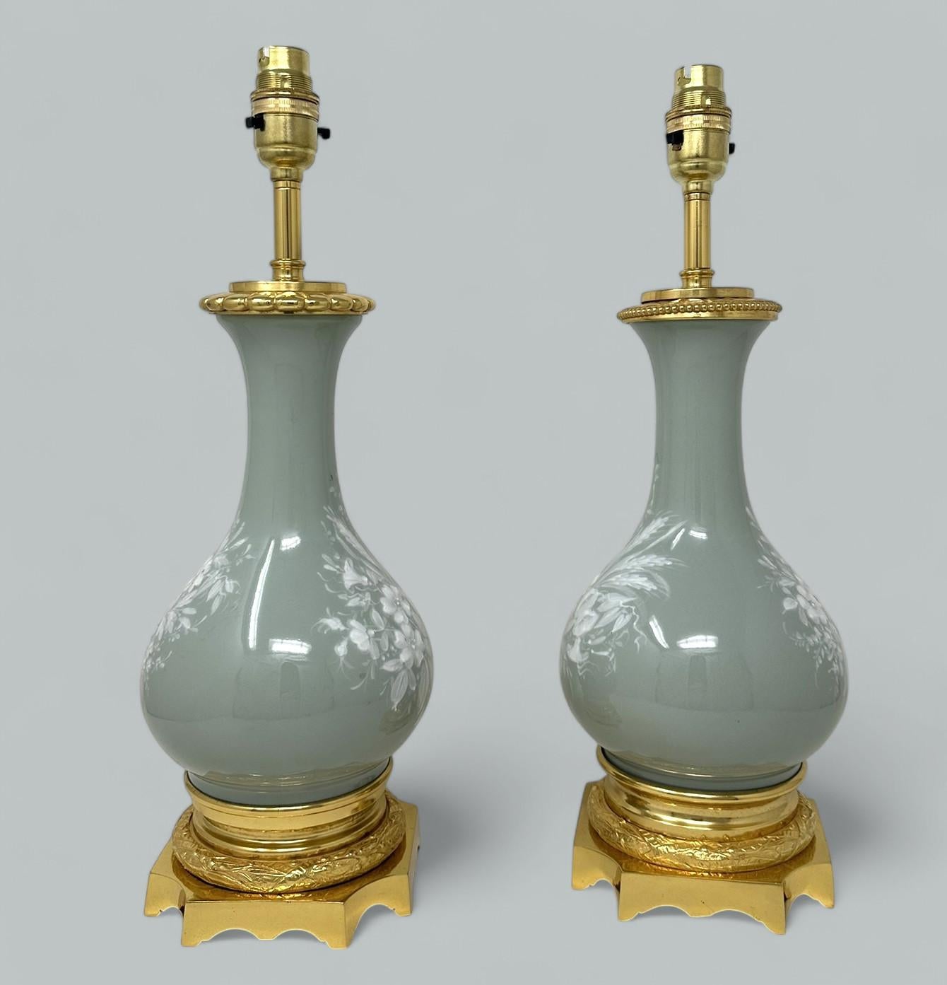 19th Century Pair Antique Grand Tour French Empire Pate-sur-Pate Jasperware Ormolu Urns Lamps For Sale