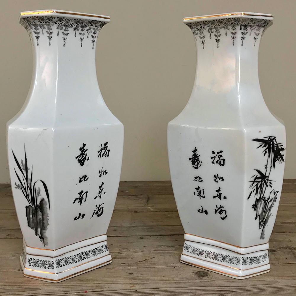 Chinese Export Pair of Antique Hand Painted Chinese Vases For Sale