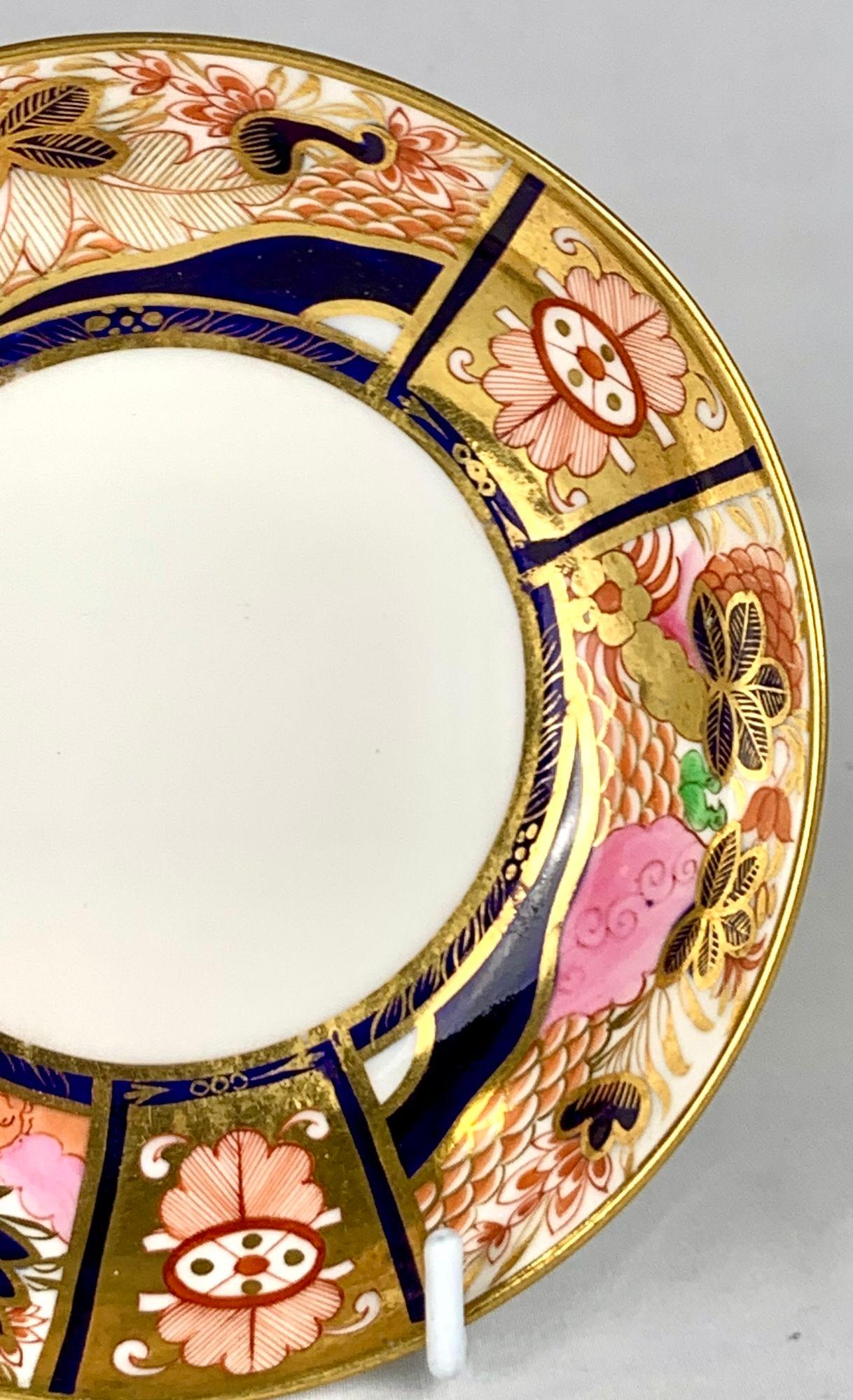 XIX secolo Coppia di piattini antichi in Imari Porcelain dipinti a mano da Spode Inghilterra Circa 1820 in vendita