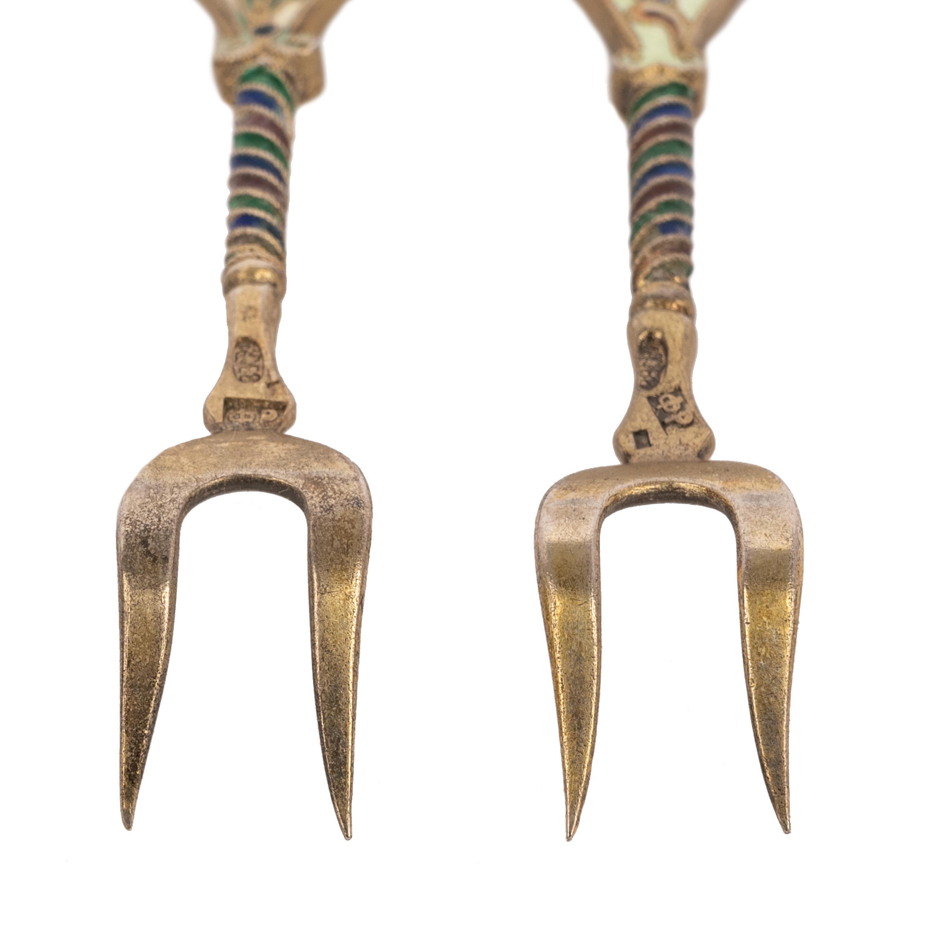 Pair Antique Imperial Russian Silver Gilt Cloisonne Forks Feodor Ruckert Faberge In Good Condition For Sale In Portland, OR