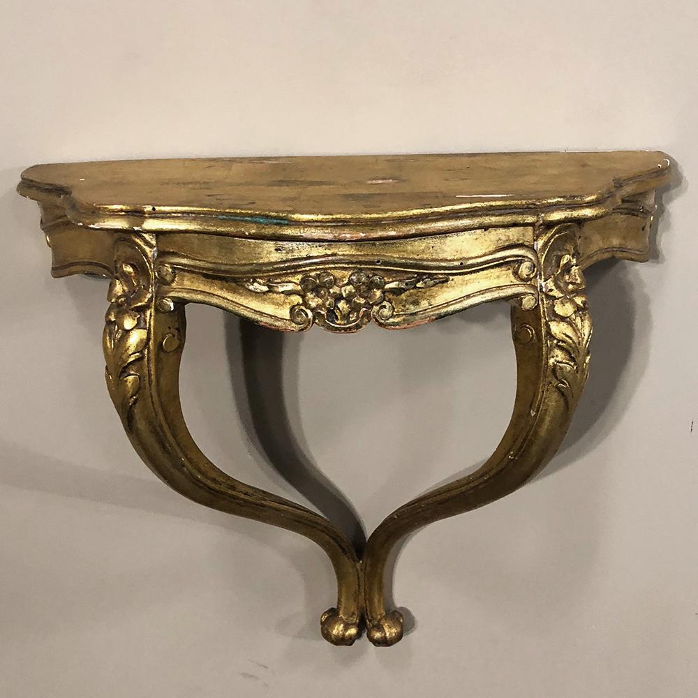 Pair of Antique Italian Baroque Giltwood Nightstands/Consoles In Good Condition For Sale In Dallas, TX