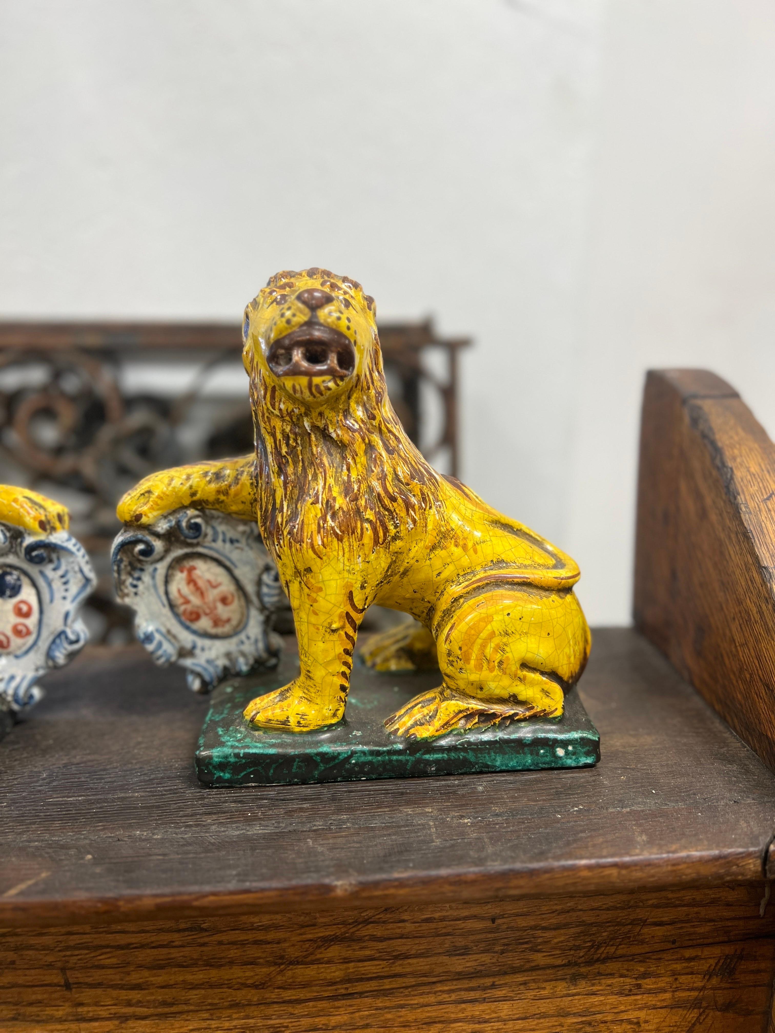 Pair, Antique Italian Faience Renaissance Style Lions W/ Armorial Shields In Good Condition For Sale In Atlanta, GA