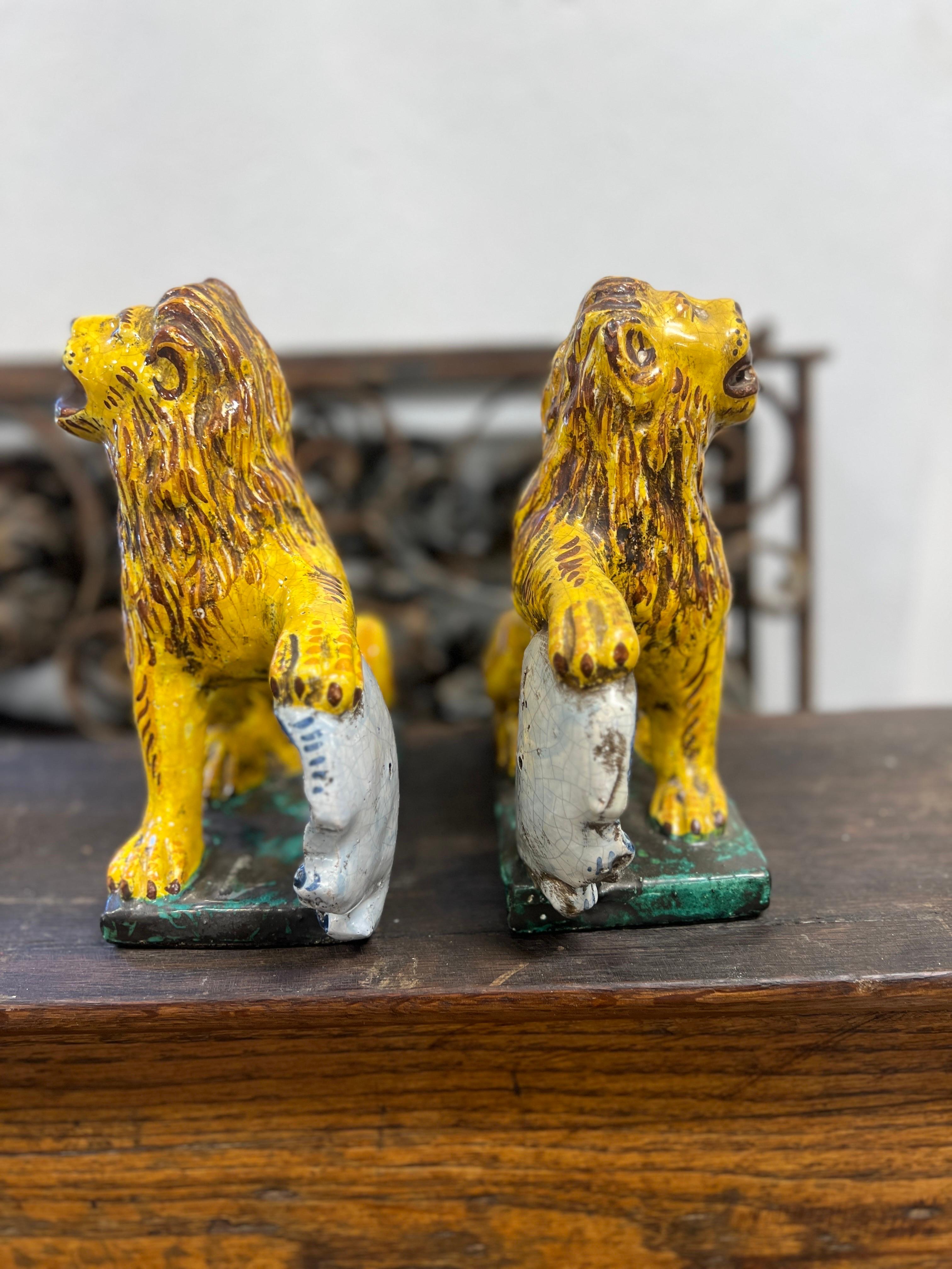 Pair, Antique Italian Faience Renaissance Style Lions W/ Armorial Shields For Sale 3
