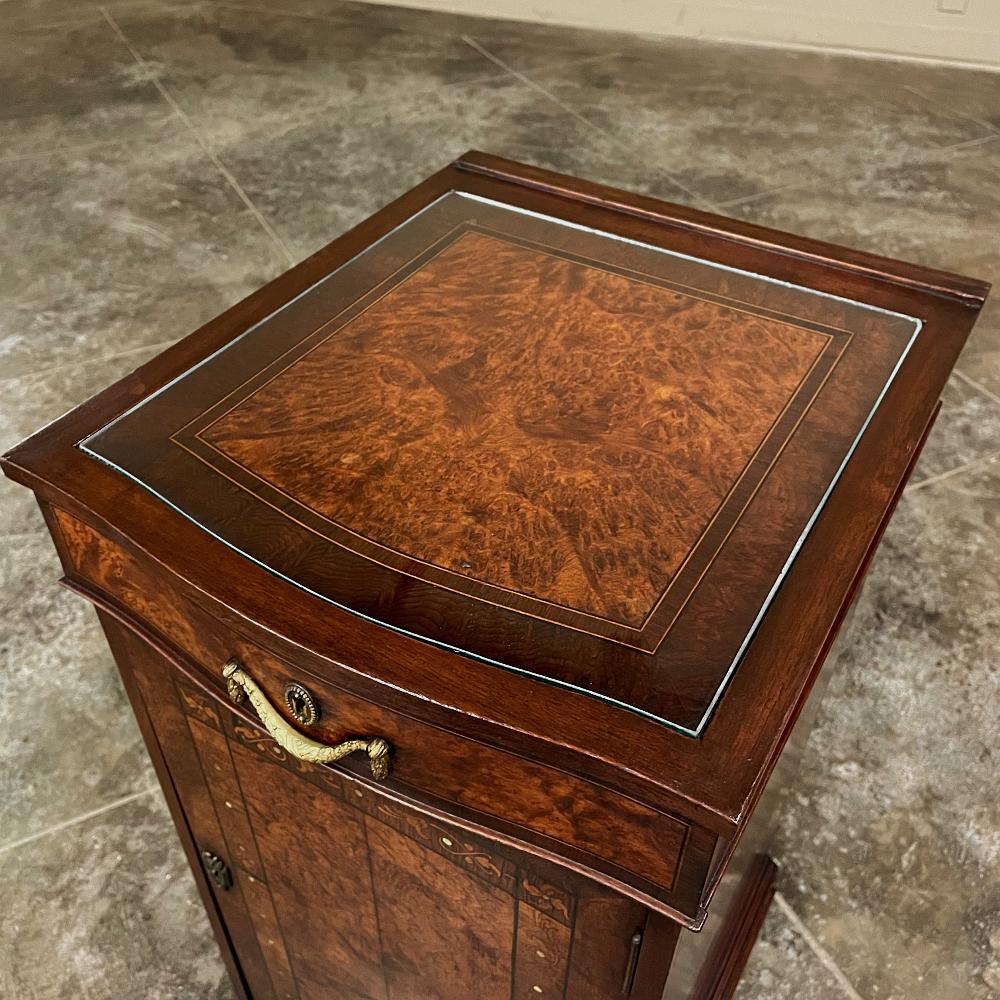 Pair Antique Italian Neoclassical Mahogany Marquetry Nightstands 4