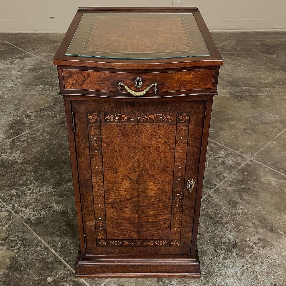 Pair Antique Italian Neoclassical Mahogany Marquetry Nightstands 13
