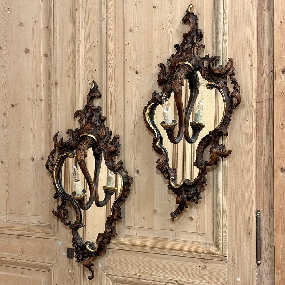 Pair Antique Italian Rococo Hand-Carved Mirrored Wall Sconces For Sale 1