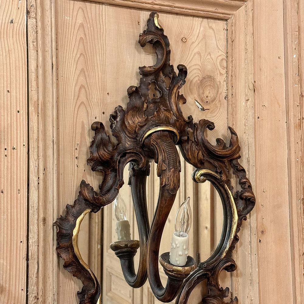 Pair Antique Italian Rococo Hand-Carved Mirrored Wall Sconces For Sale 4