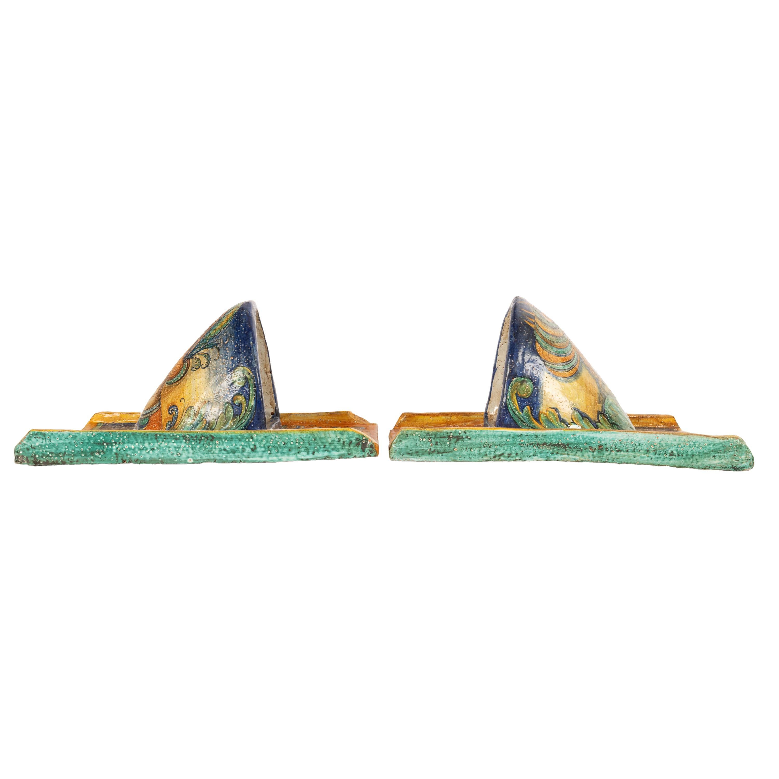 Pareja de Maceteros de Pared Antiguos de Cerámica Maiolica Renacentista de la Umbría Italiana en venta 10