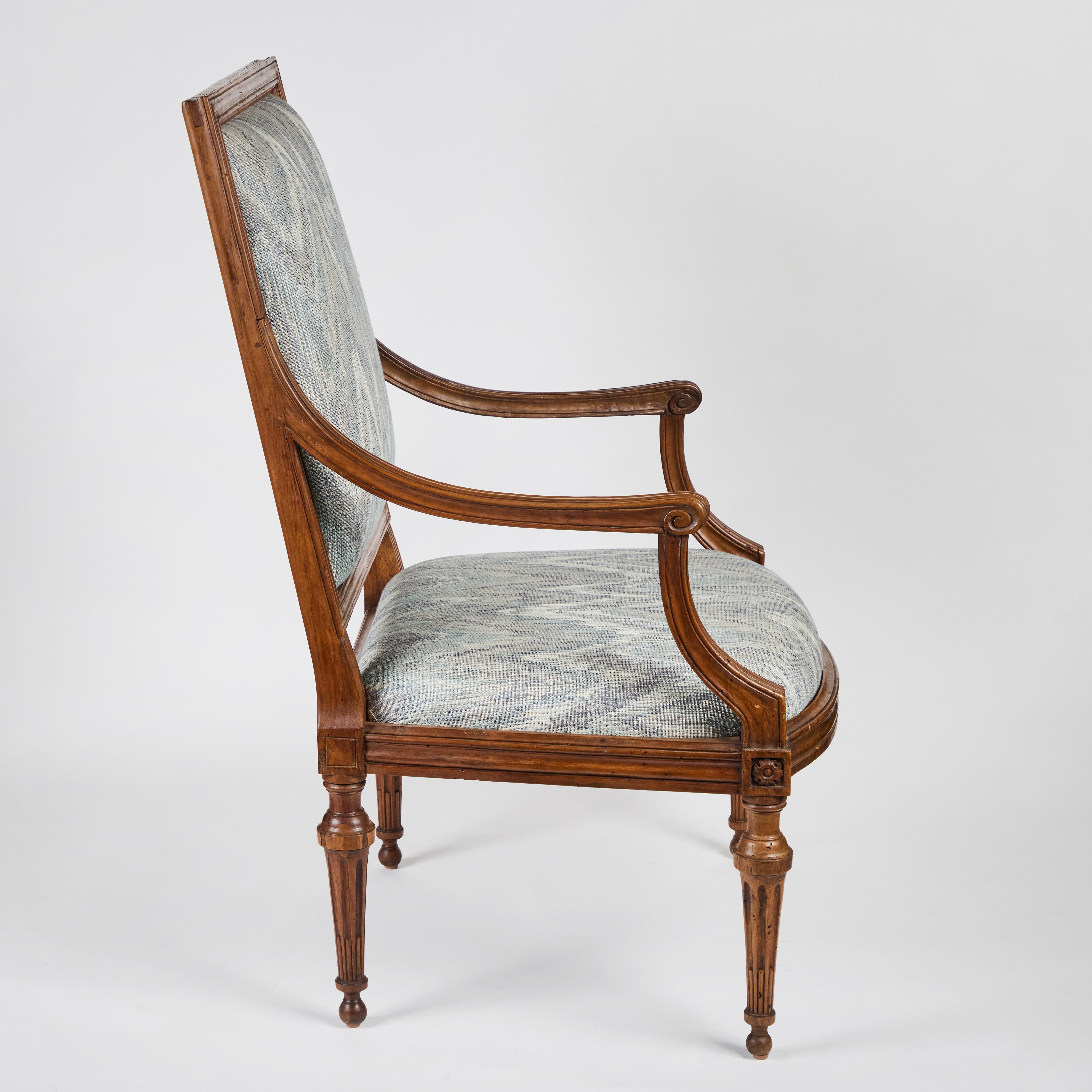 Pair Antique Italian Walnut Armchairs For Sale 2