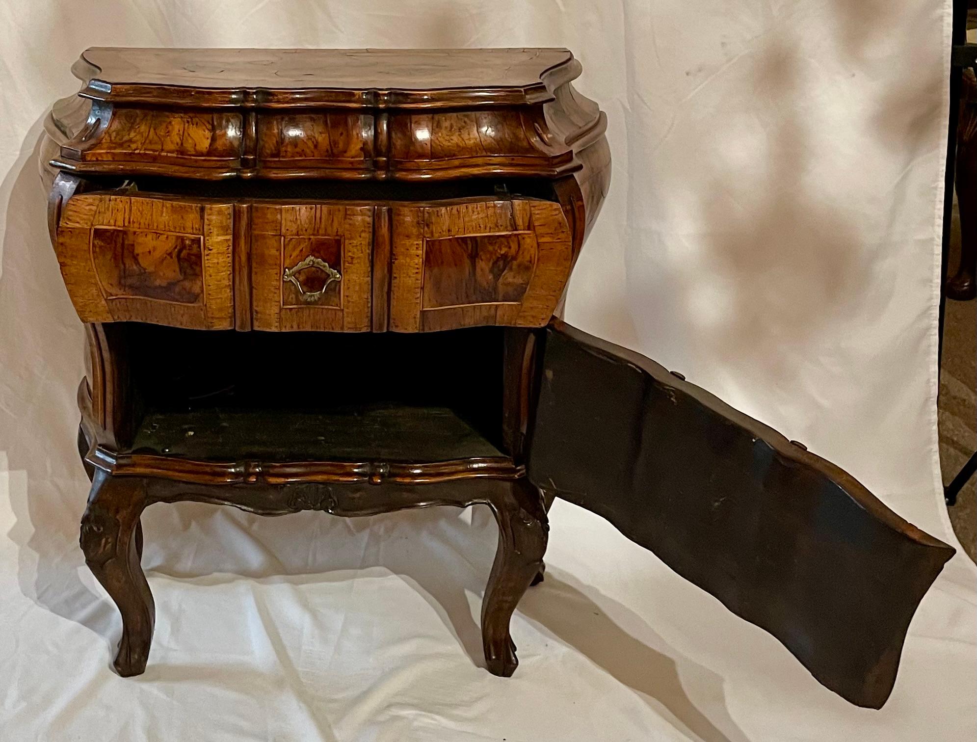 Pair Antique Italian Walnut Bombe Chests, Circa 1920's. In Good Condition For Sale In New Orleans, LA