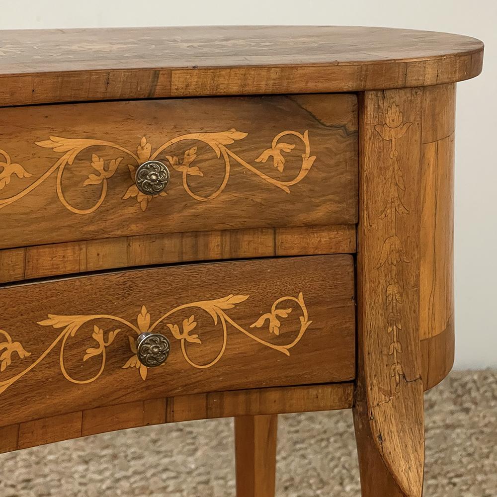 Pair Antique Italian Walnut Inlaid Kidney-Shaped End Tables, Nightstands 10