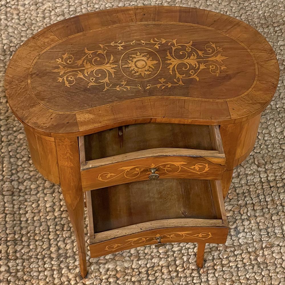 20th Century Pair Antique Italian Walnut Inlaid Kidney-Shaped End Tables, Nightstands