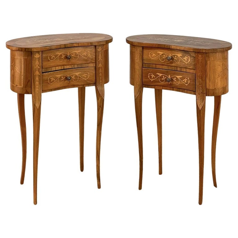 Ancien paire de tables de chevet d'époque Directoire en noye