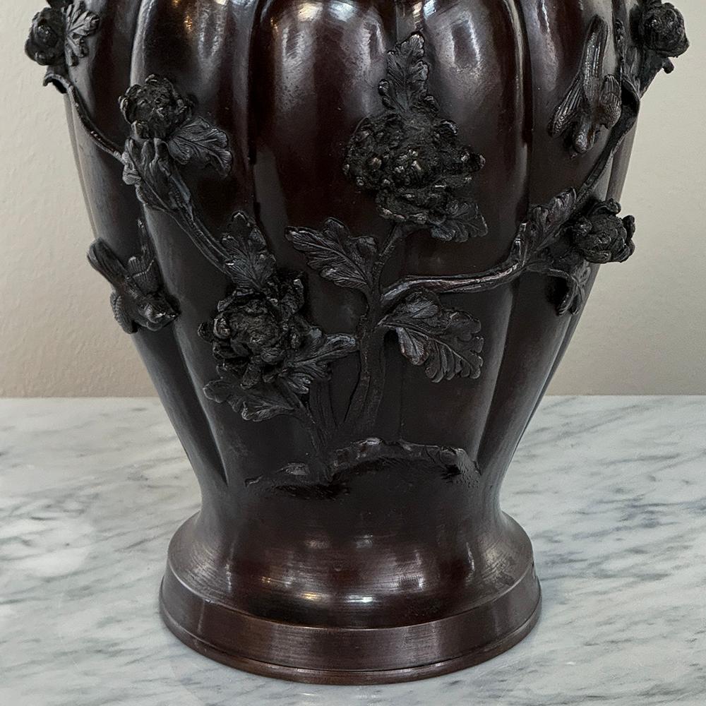 Coppia di antichi vasi giapponesi in bronzo in vendita 2