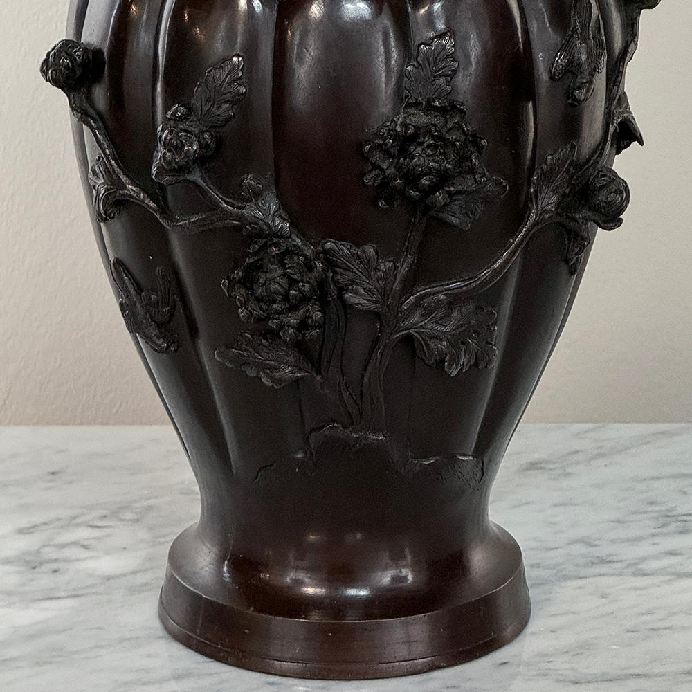 Coppia di antichi vasi giapponesi in bronzo In condizioni buone in vendita a Dallas, TX