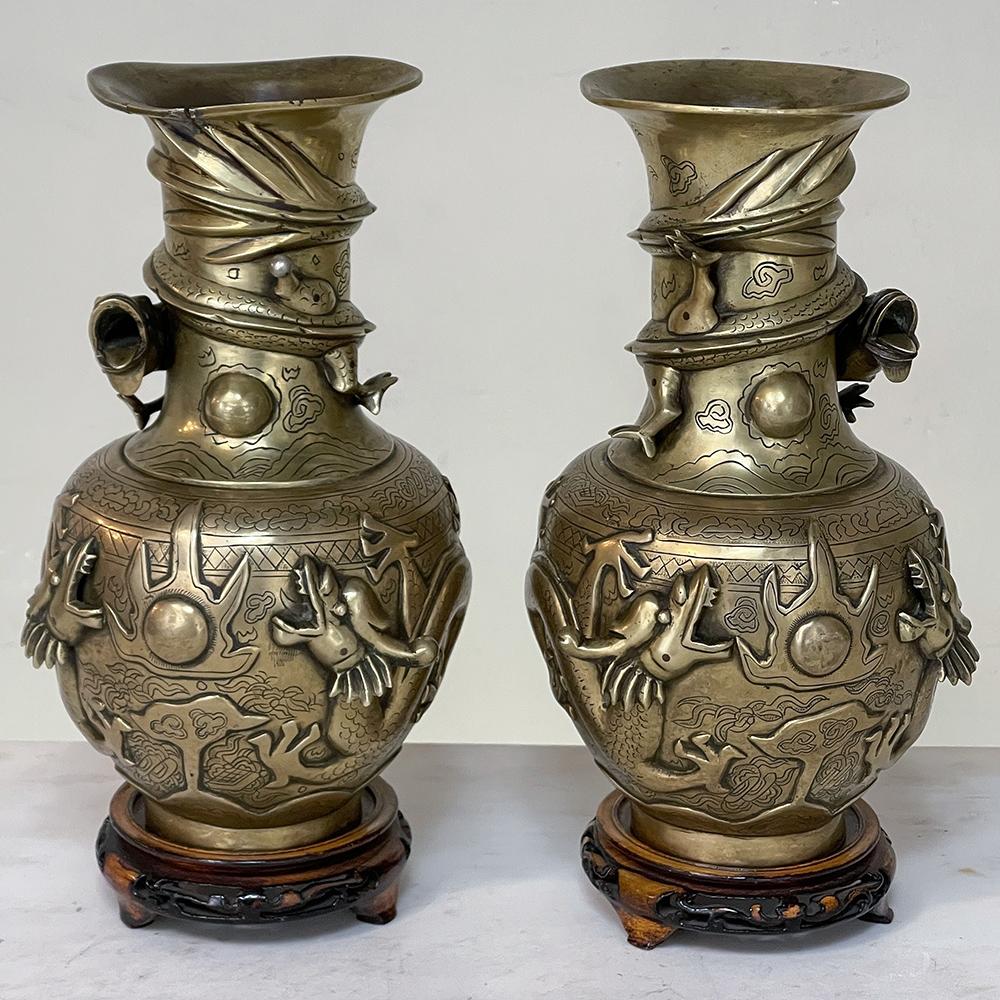 Pair Antique Japanese Bronze Vases on Wood Stands In Good Condition For Sale In Dallas, TX