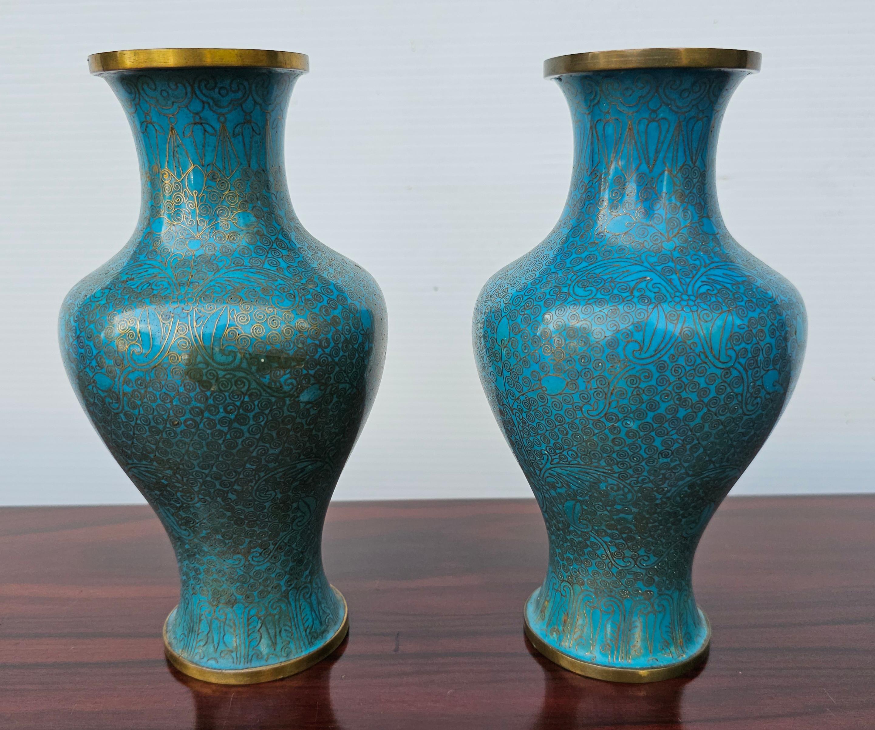 Meiji Coppia di antichi cloisonné giapponesi  Vasi smaltati in vendita