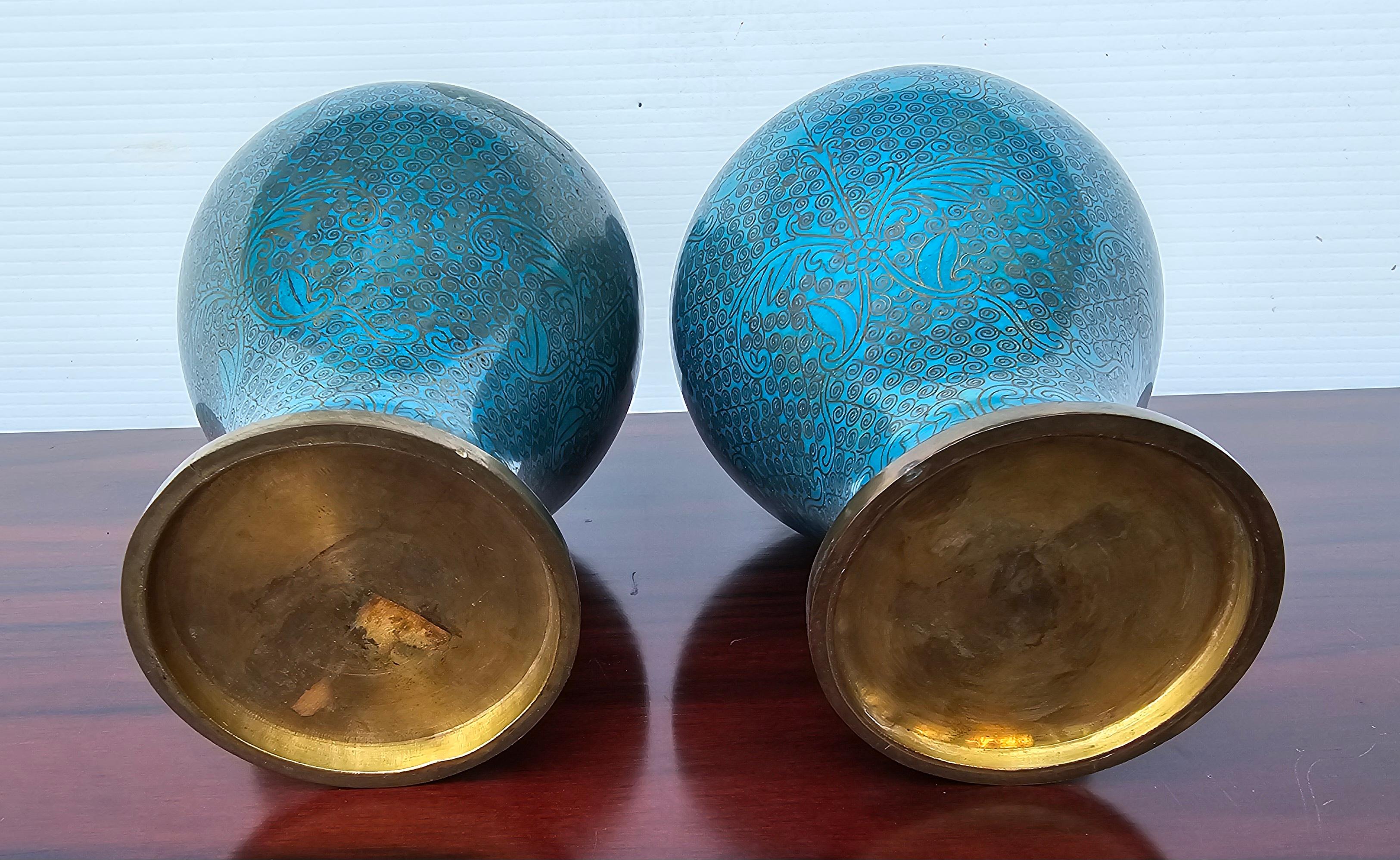 Coppia di antichi cloisonné giapponesi  Vasi smaltati In condizioni buone in vendita a Germantown, MD