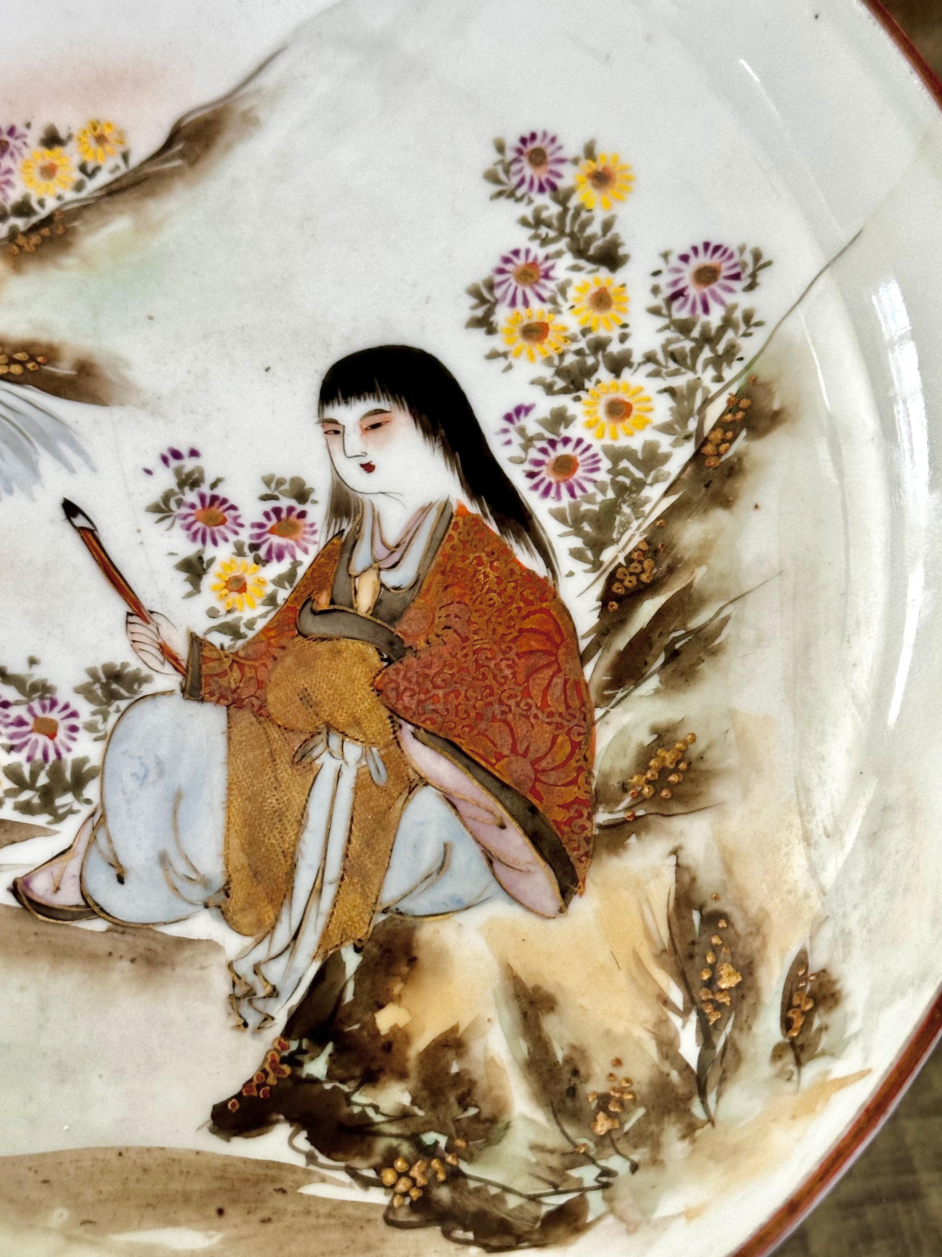 Pair Antique Japanese Early Meiji Porcelain Figural Bowls For Sale 11