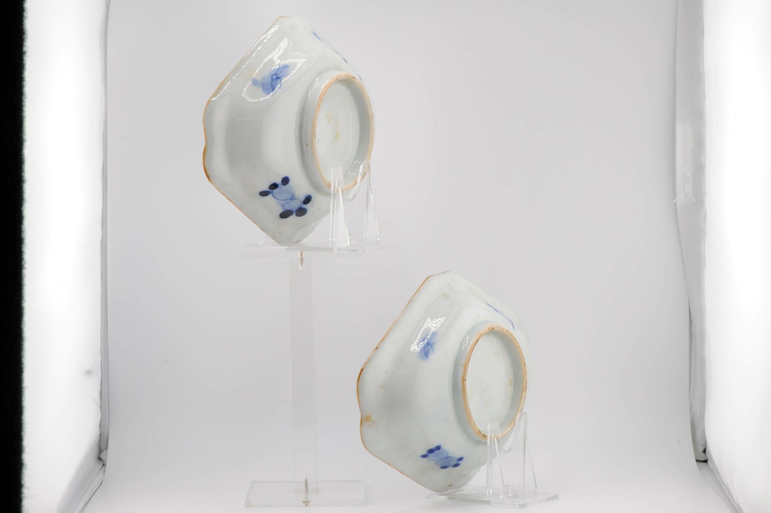 Paire de bols polychromes Meiji Arita en porcelaine japonaise ancienne 19ème siècle Bon état - En vente à Amsterdam, Noord Holland