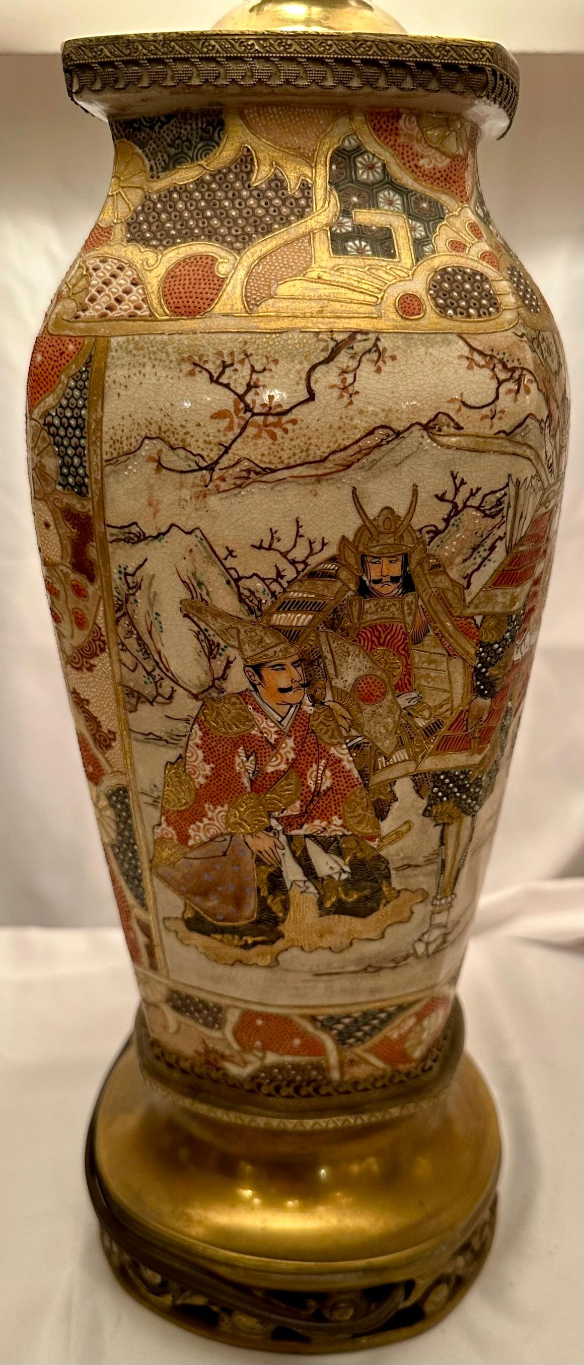 Paire de lampes et d'abat-jour japonaises anciennes en porcelaine de Satsuma, vers 1890-1900. en vente 5
